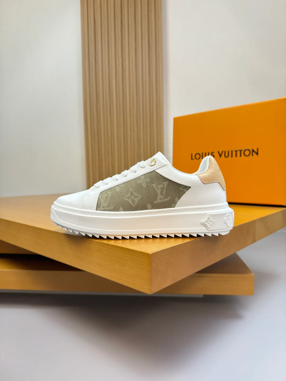 Кеды Женские Louis Vuitton 11918141