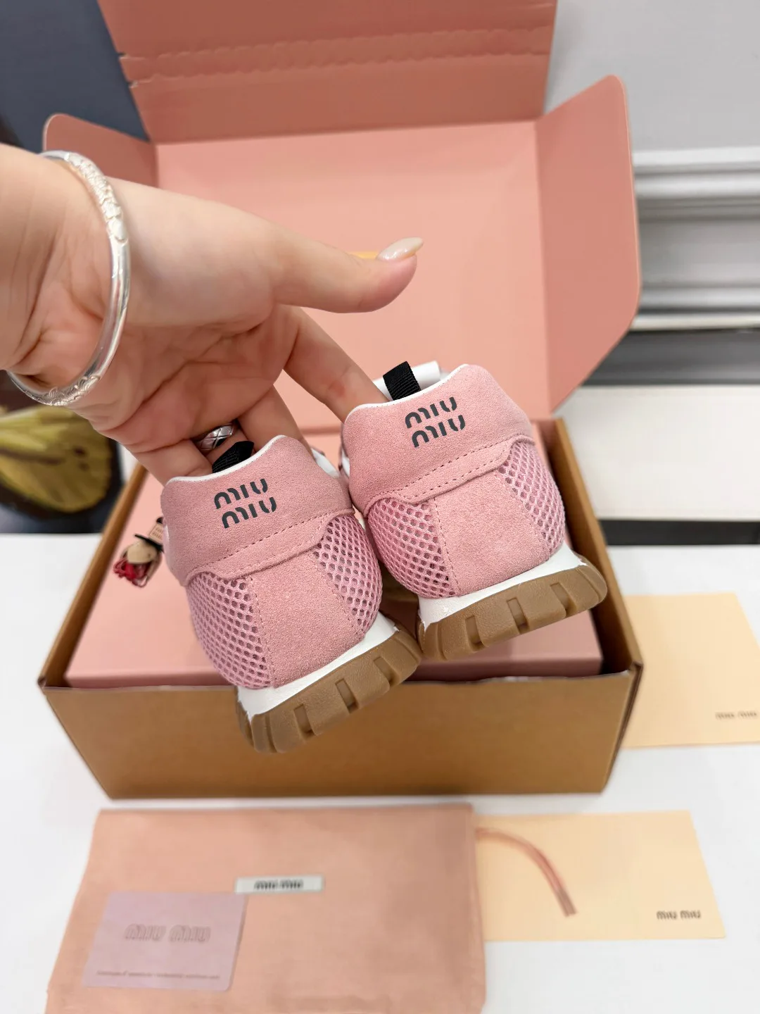 Кроссовки Женские Miu Miu 17245338
