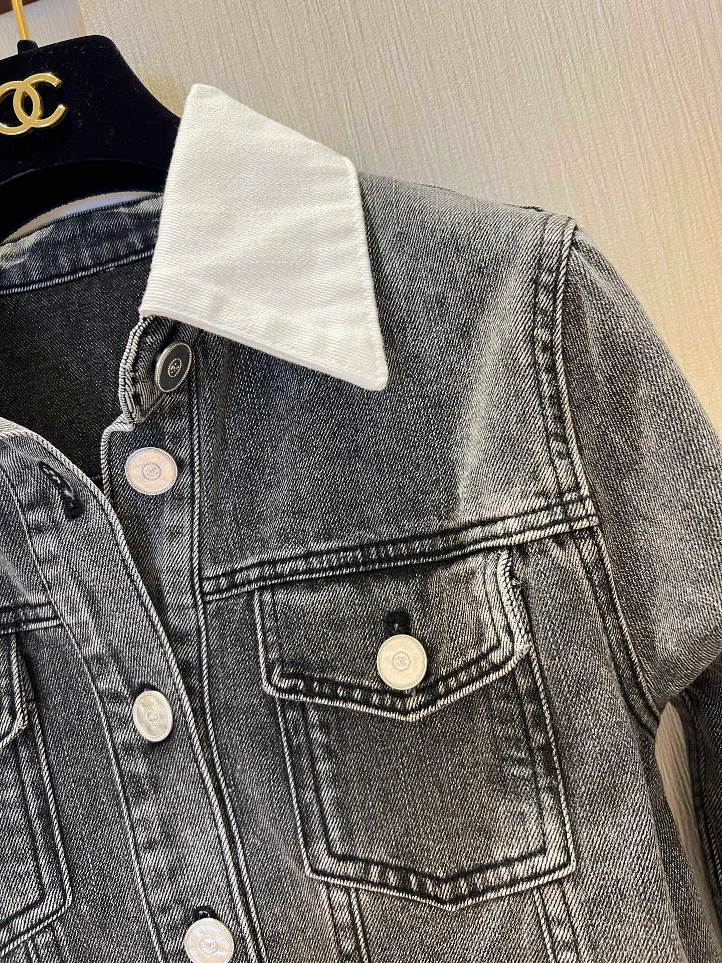 Куртки И Пуховики Женские Chanel 22995