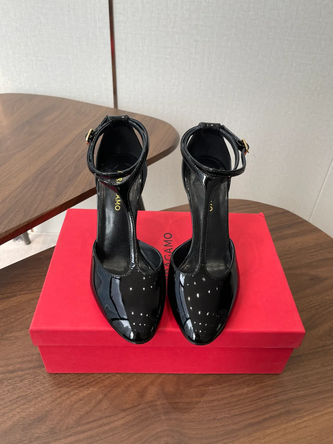 Туфли Женские Salvatore Ferragamo 11966276