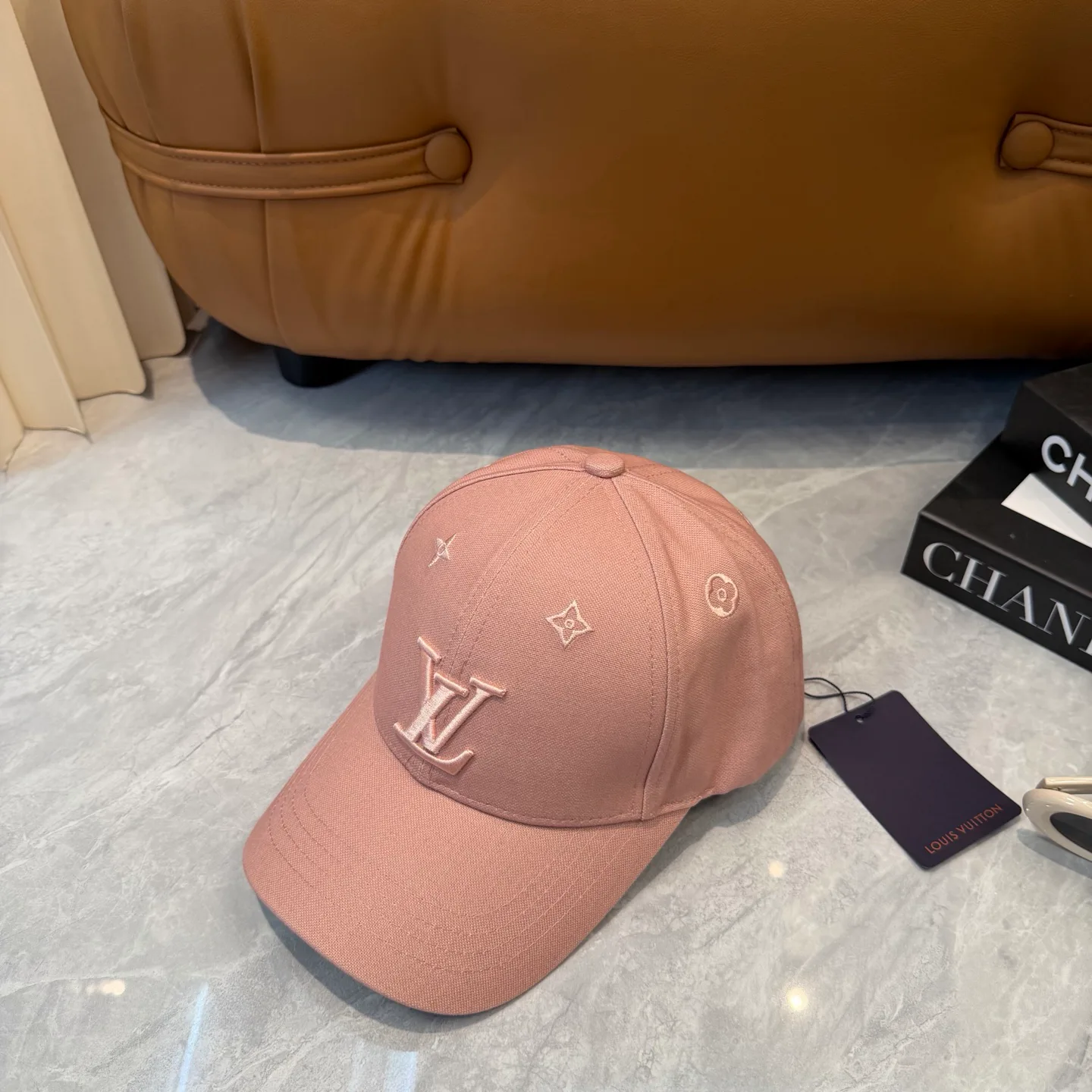 Головные Уборы Louis Vuitton 17467588