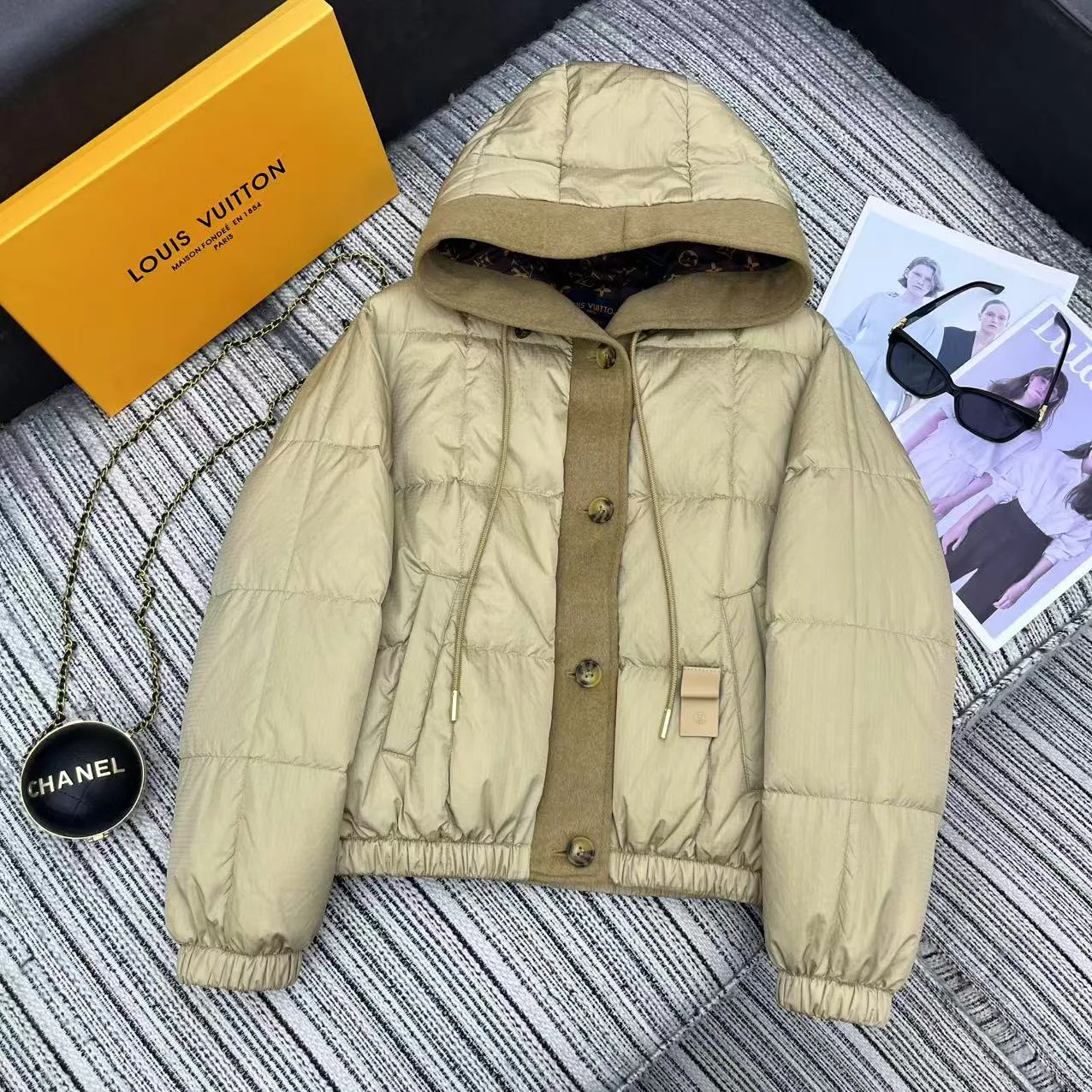 Куртки И Пуховики Женские Louis Vuitton 19714326