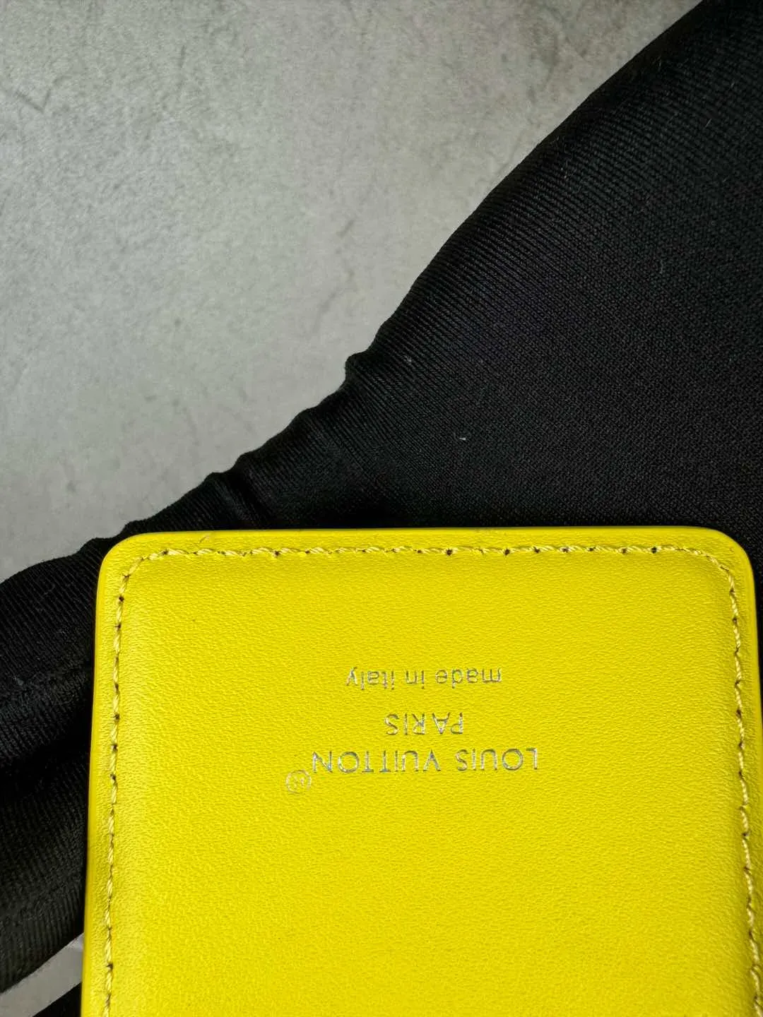 Визитницы Louis Vuitton 24660