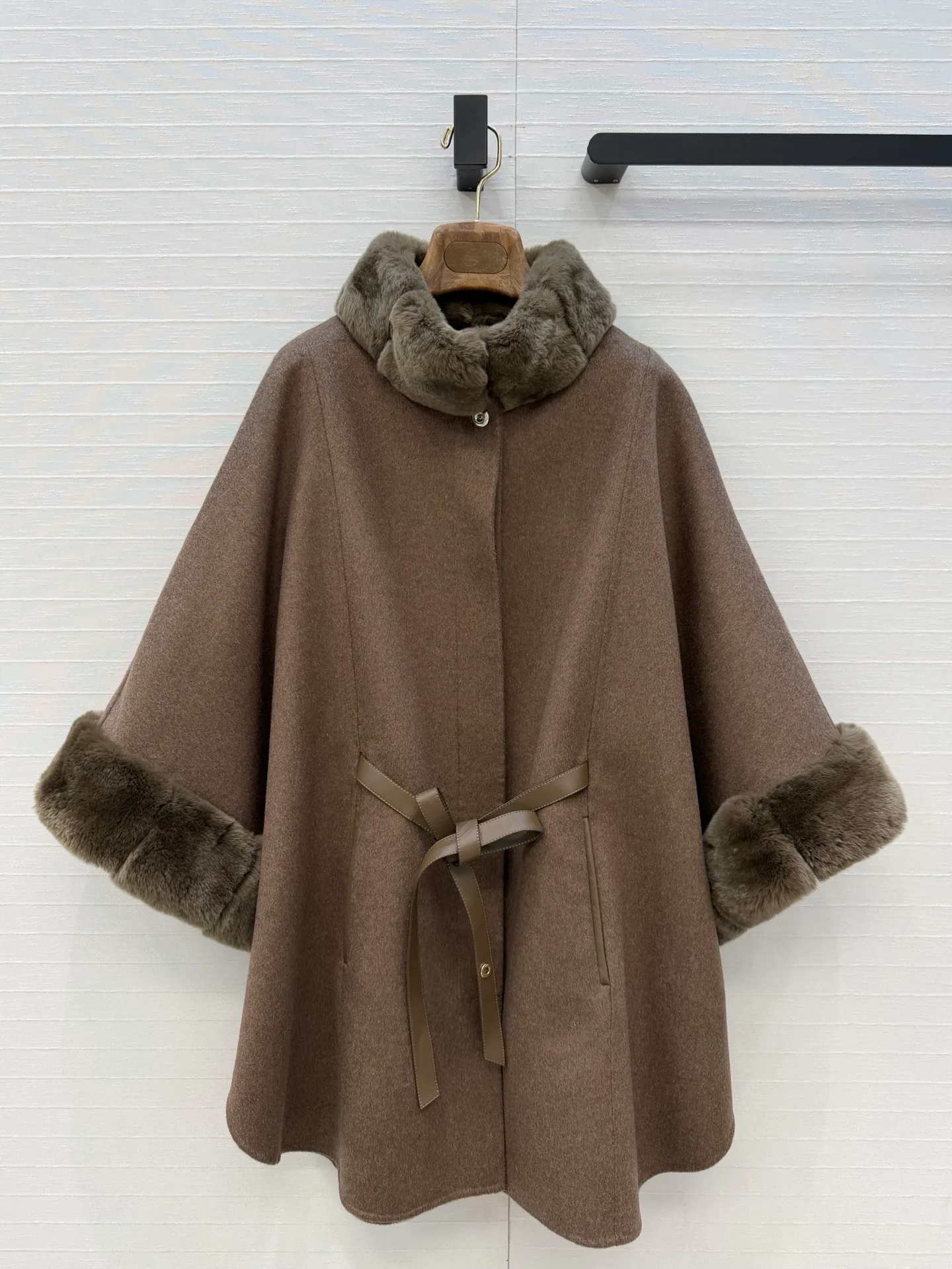 Пальто Женские Loro Piana 19393638