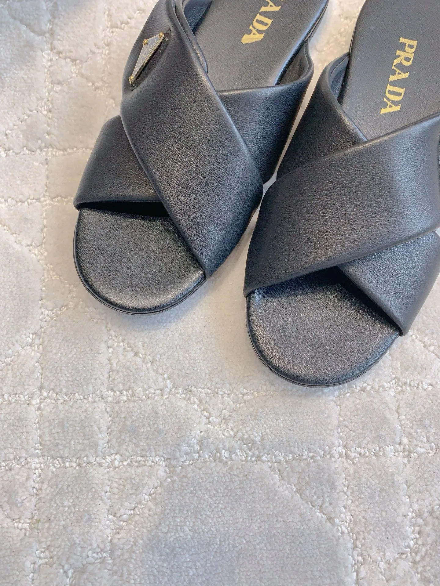 Шлепанцы Женские Prada 32437