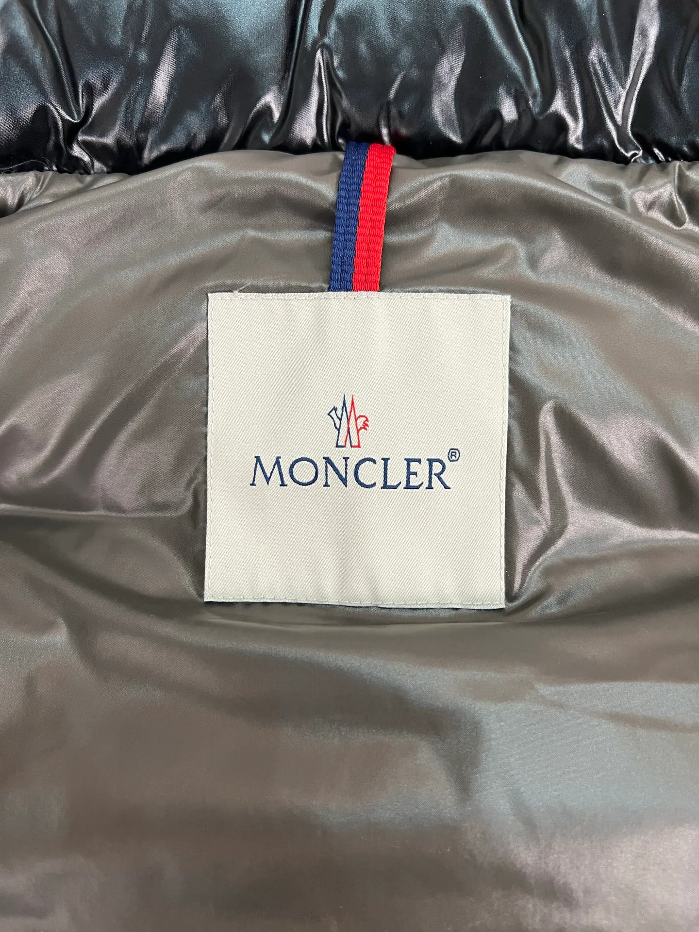 Жилеты Женские Moncler 18111357
