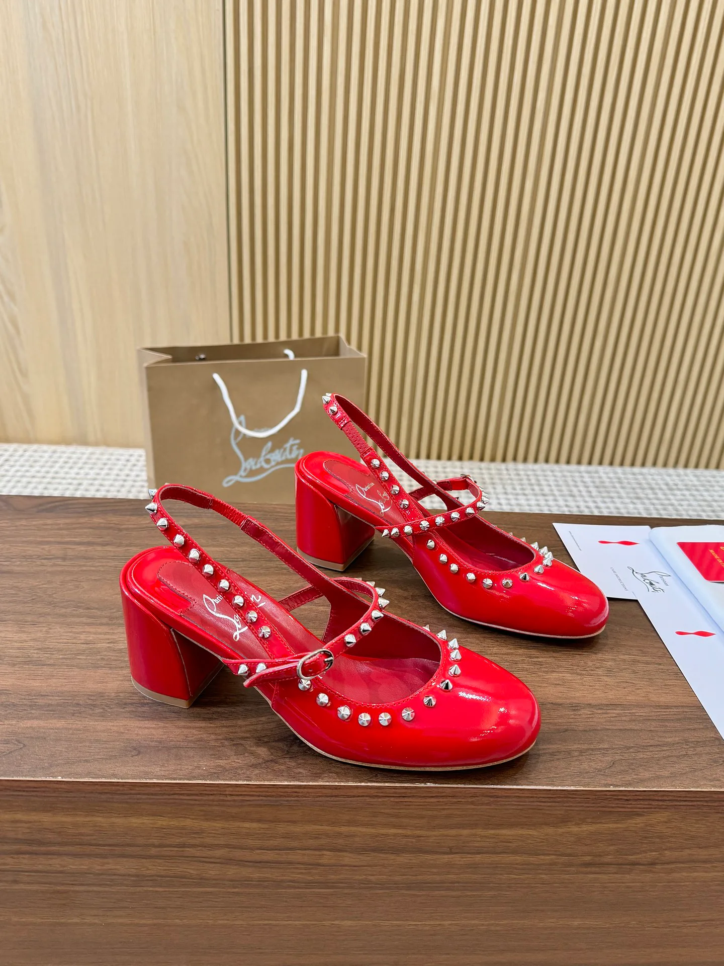 Туфли Женские Christian Louboutin 9737254