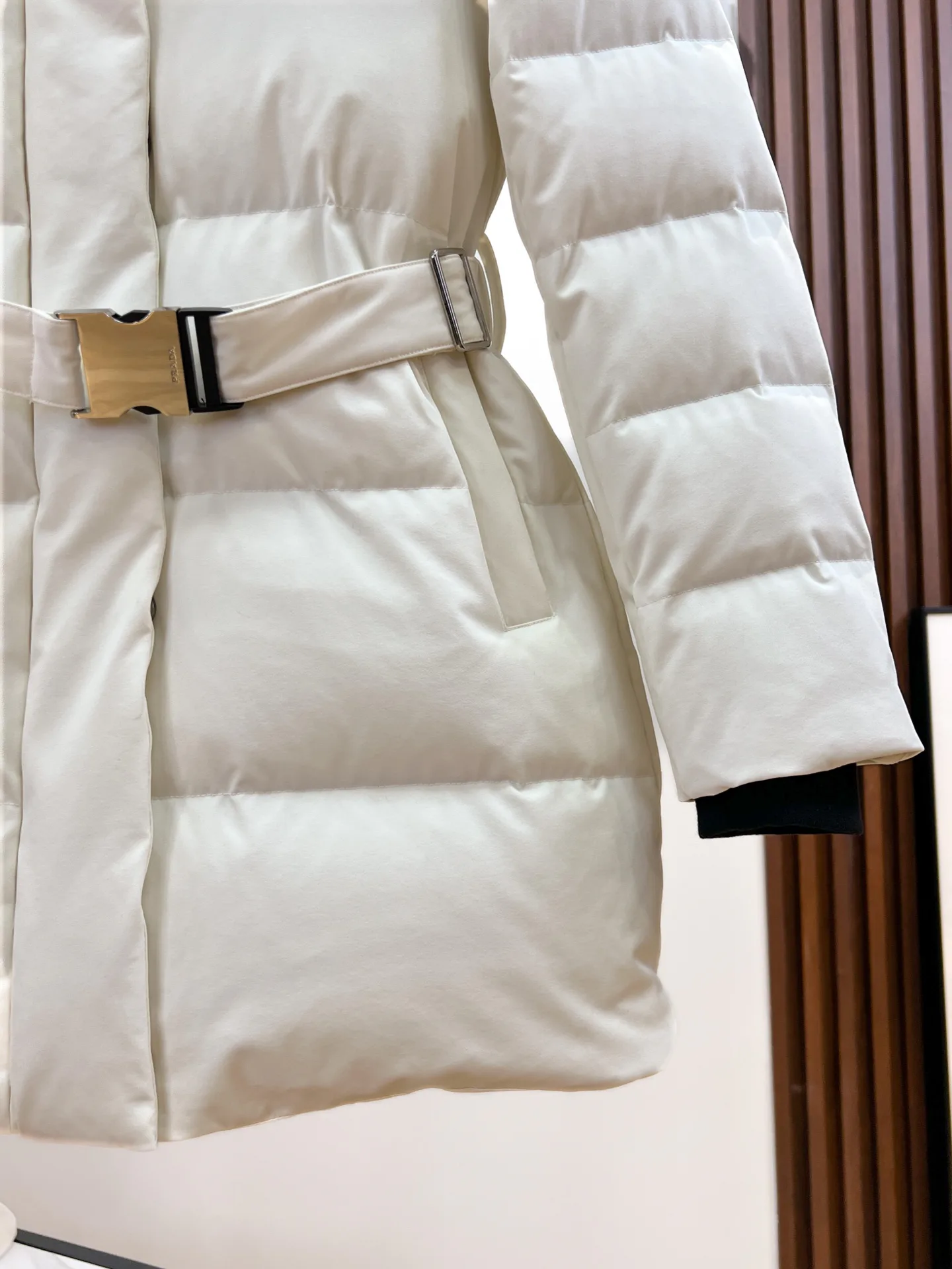 Куртки И Пуховики Женские Prada 18584429