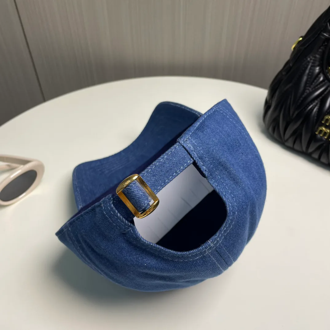 Головные Уборы Celine 13294336