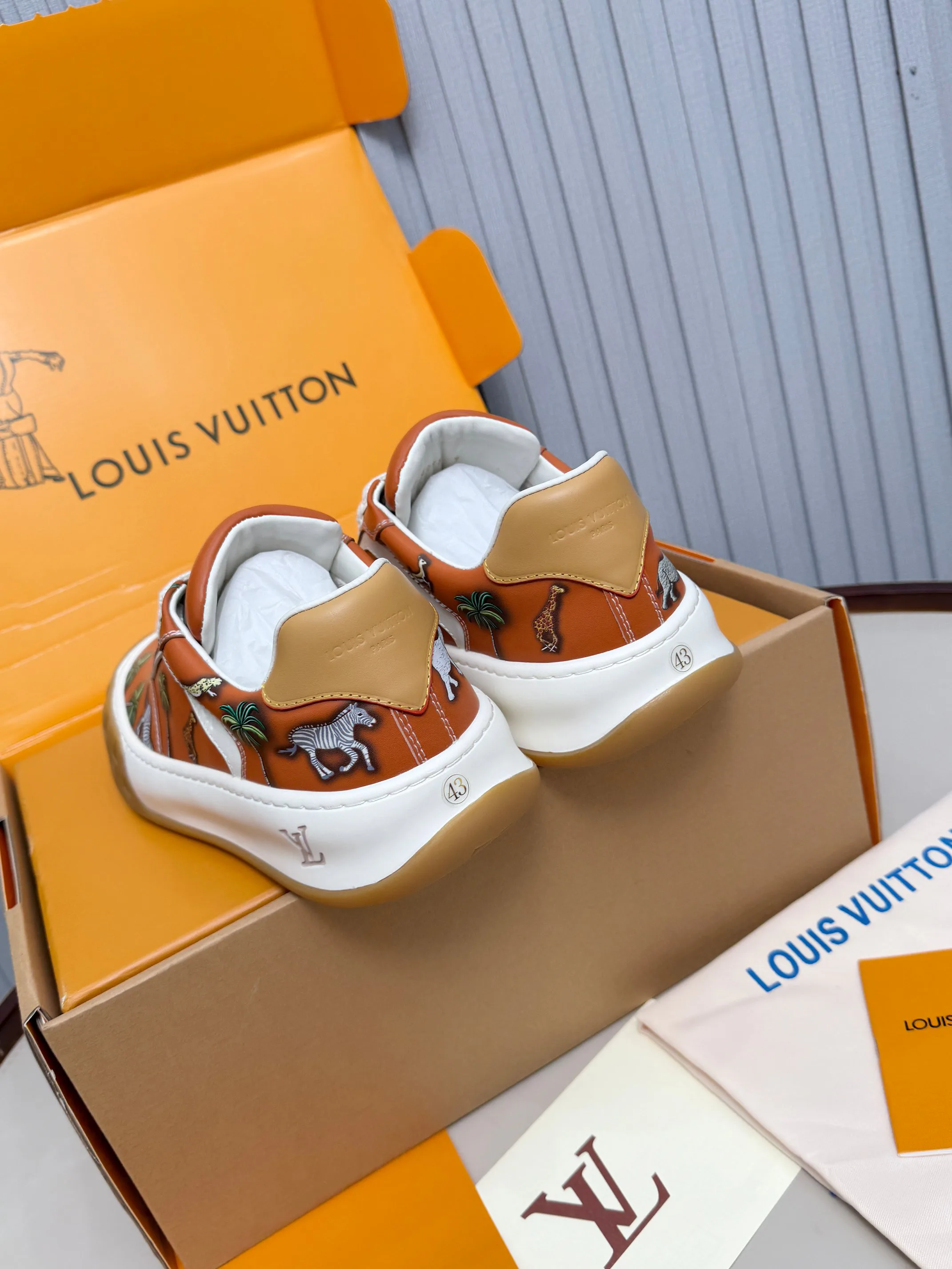 Кроссовки Мужские Louis Vuitton 9737300