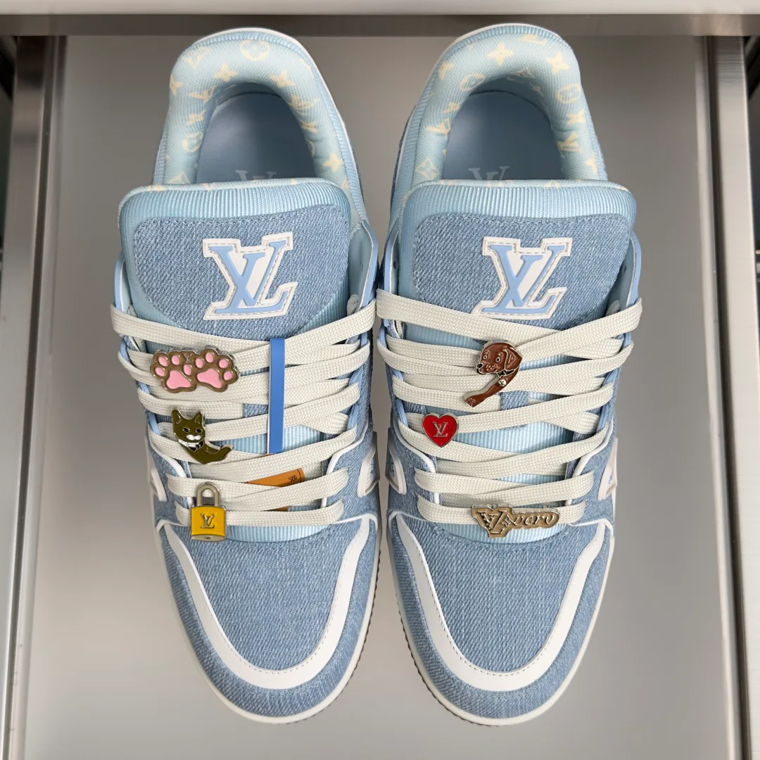 Кроссовки Женские Louis Vuitton 17950309