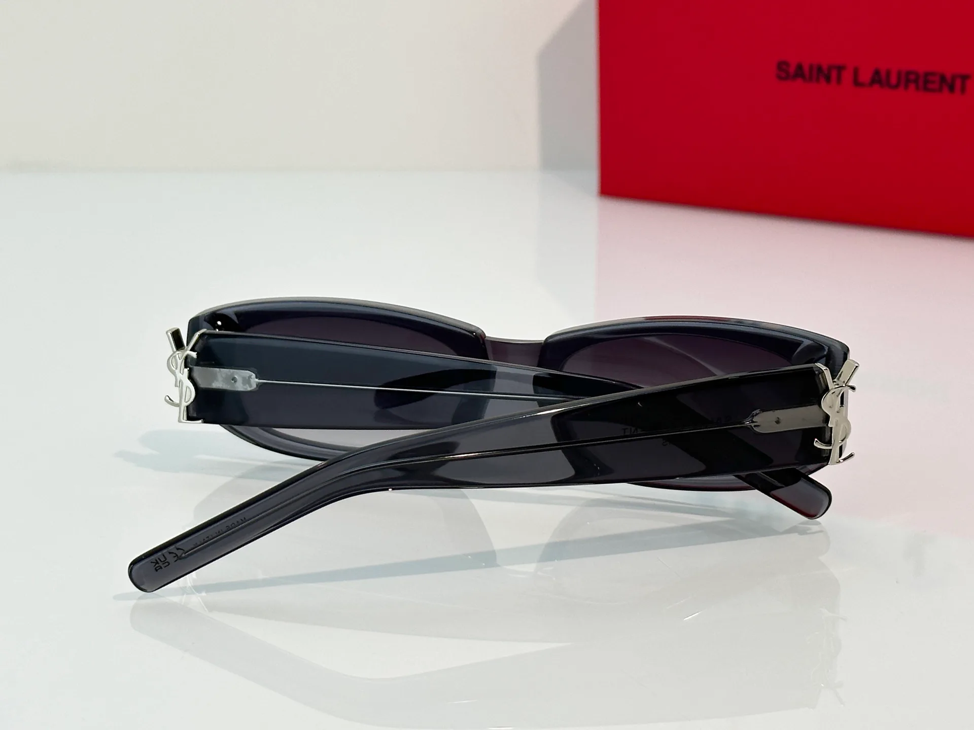 Очки Saint Laurent 18246218