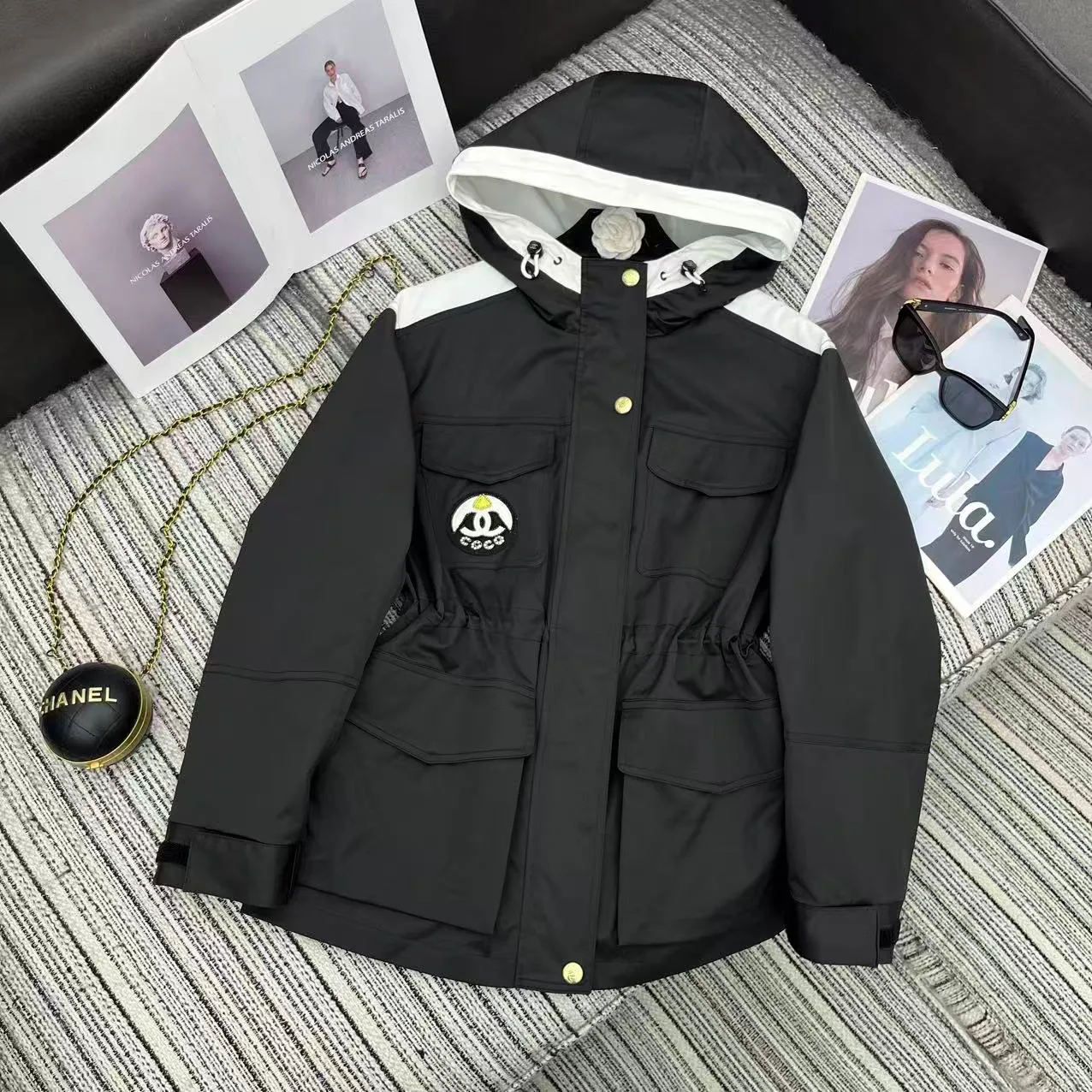 Куртки И Пуховики Женские Chanel 10239439