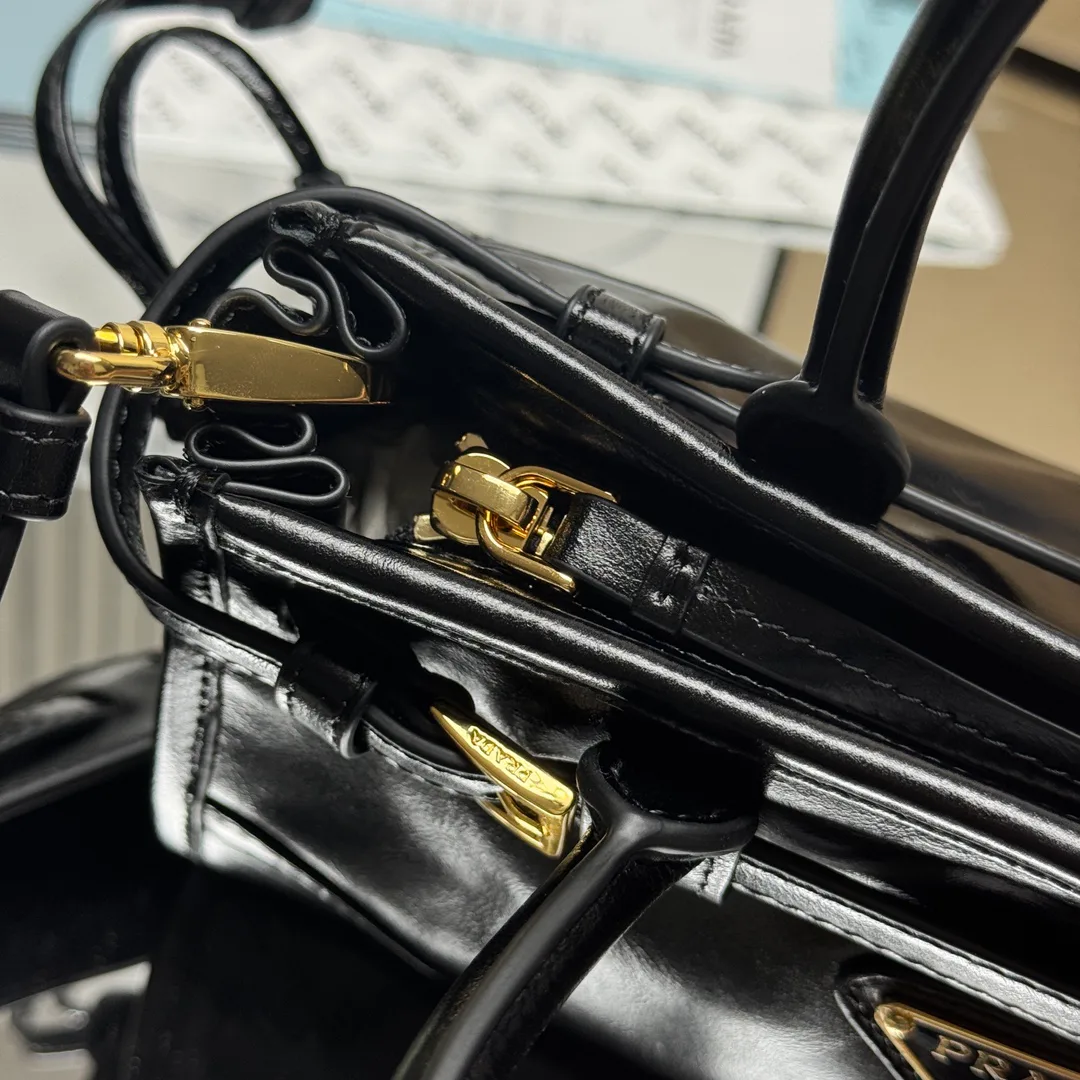 Классические Сумки Женские Prada 10446849