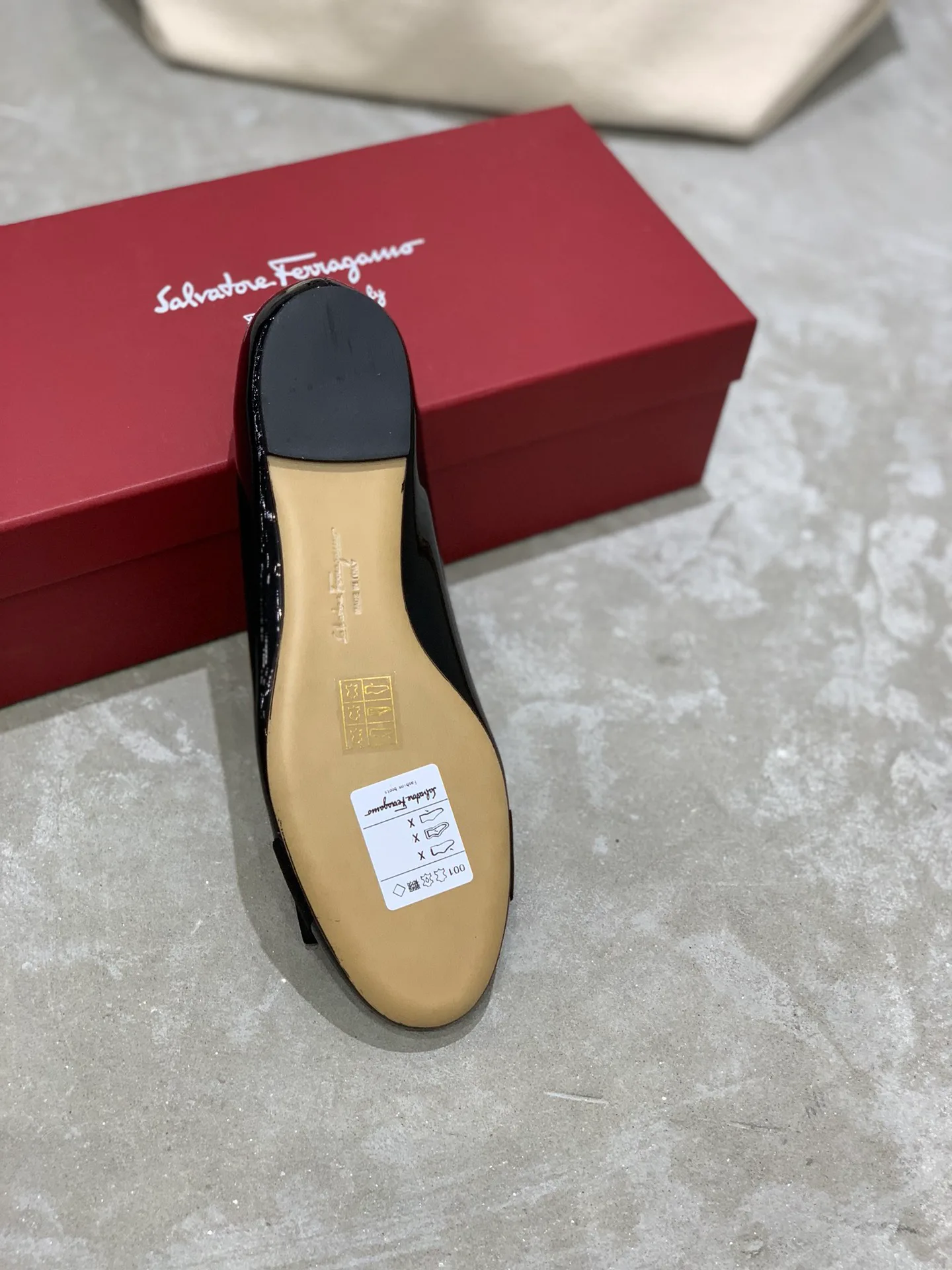 Балетки Женские Salvatore Ferragamo 18340632