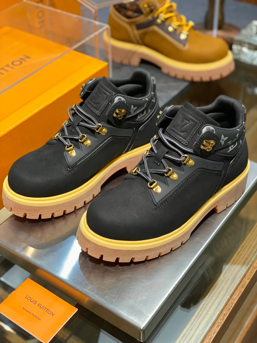 Ботинки Мужские Louis Vuitton 18363479