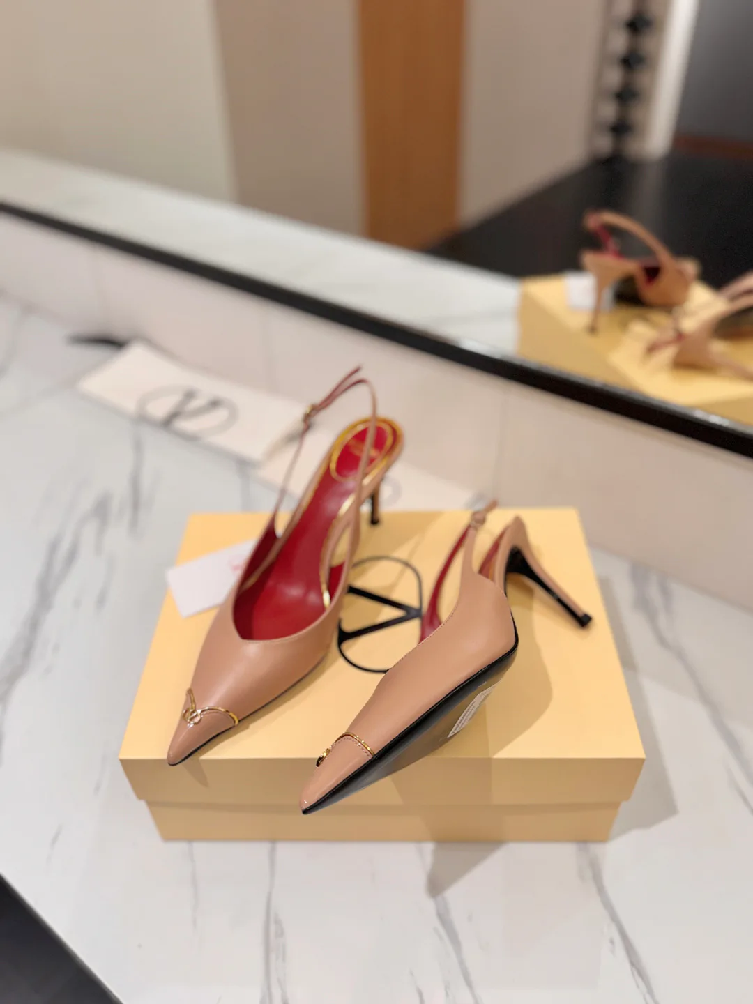 Босоножки Женские Valentino 18134956