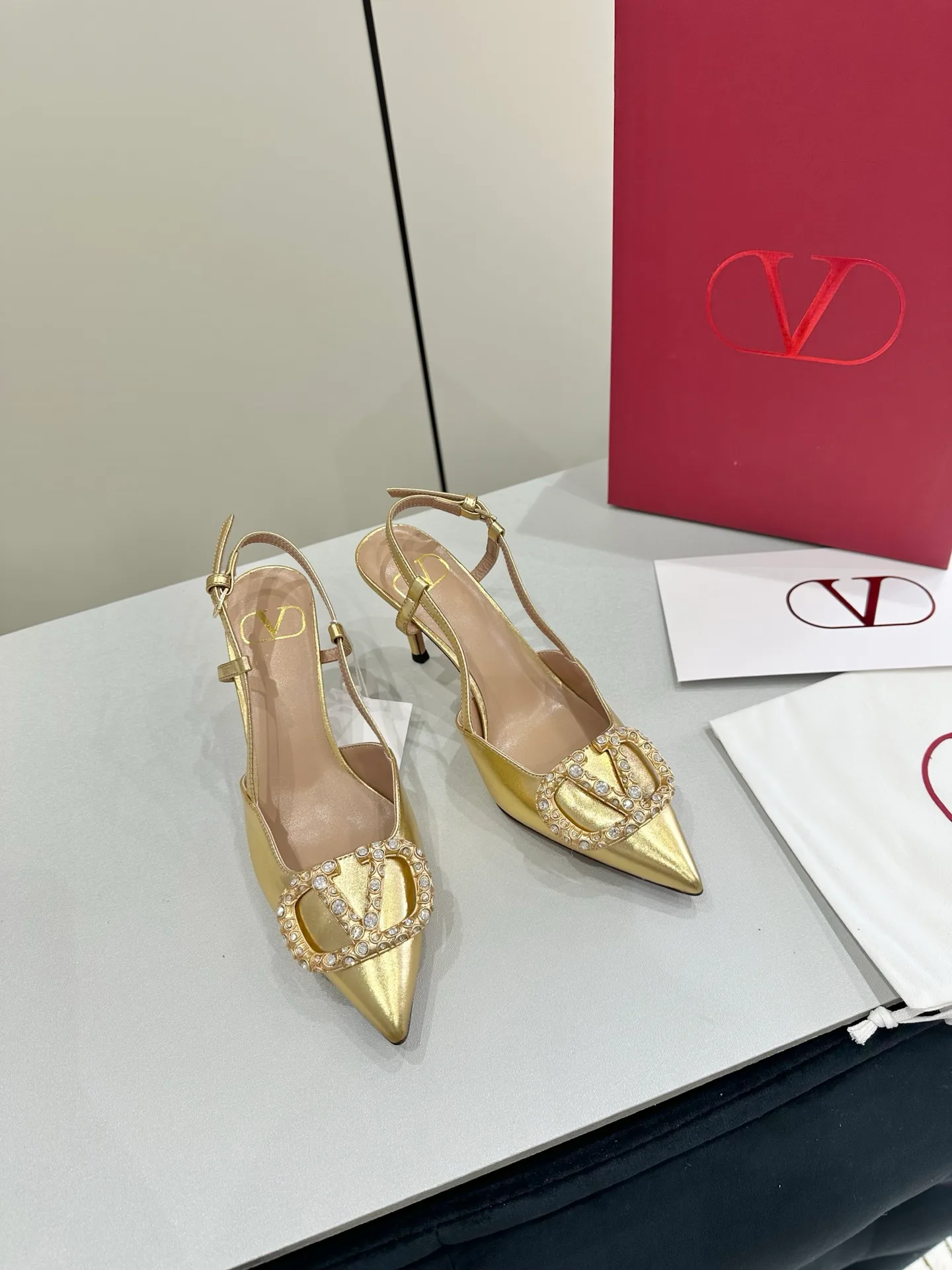 Босоножки Женские Valentino 11608825