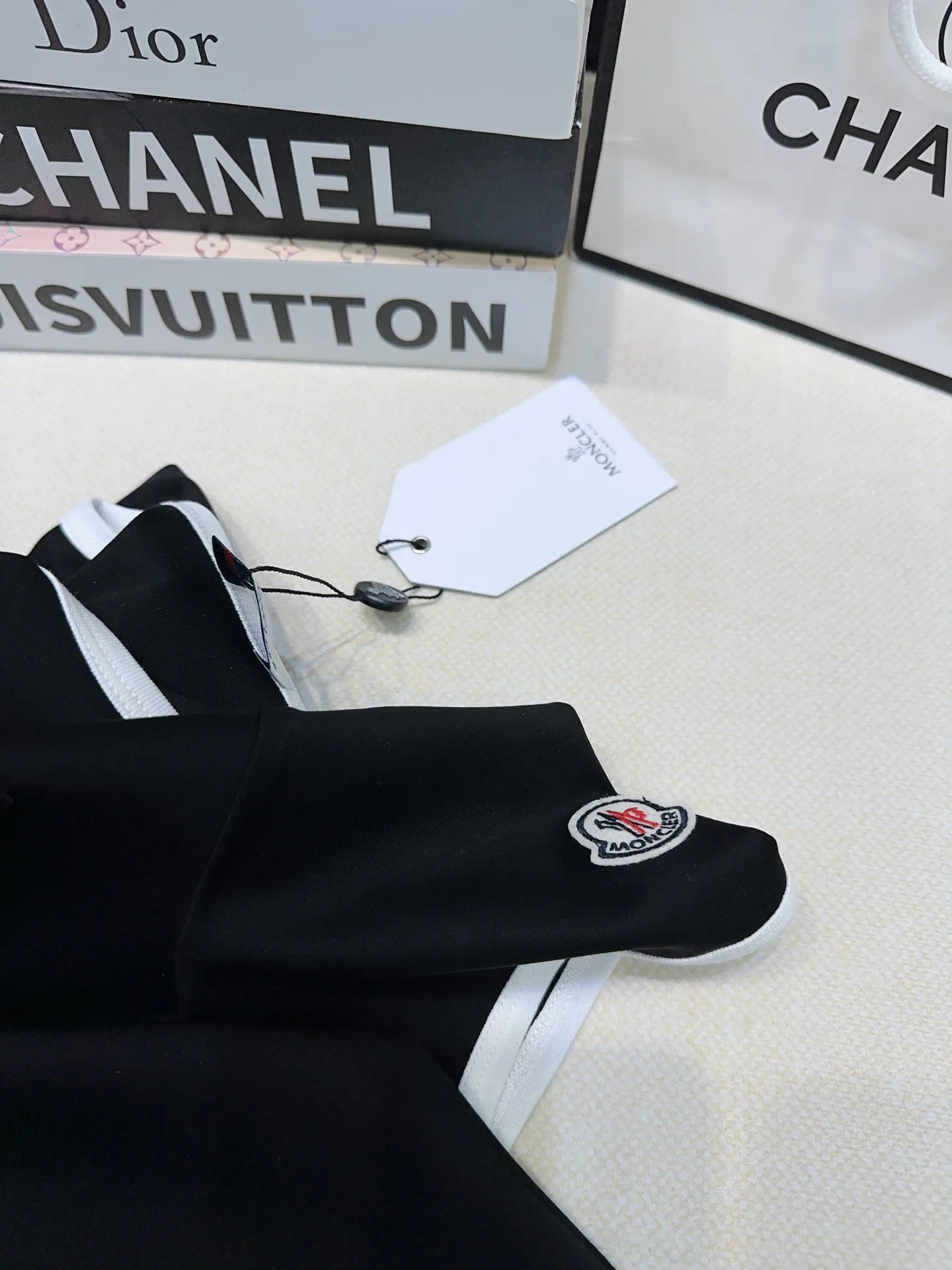 Футболки Женские Moncler 11056408