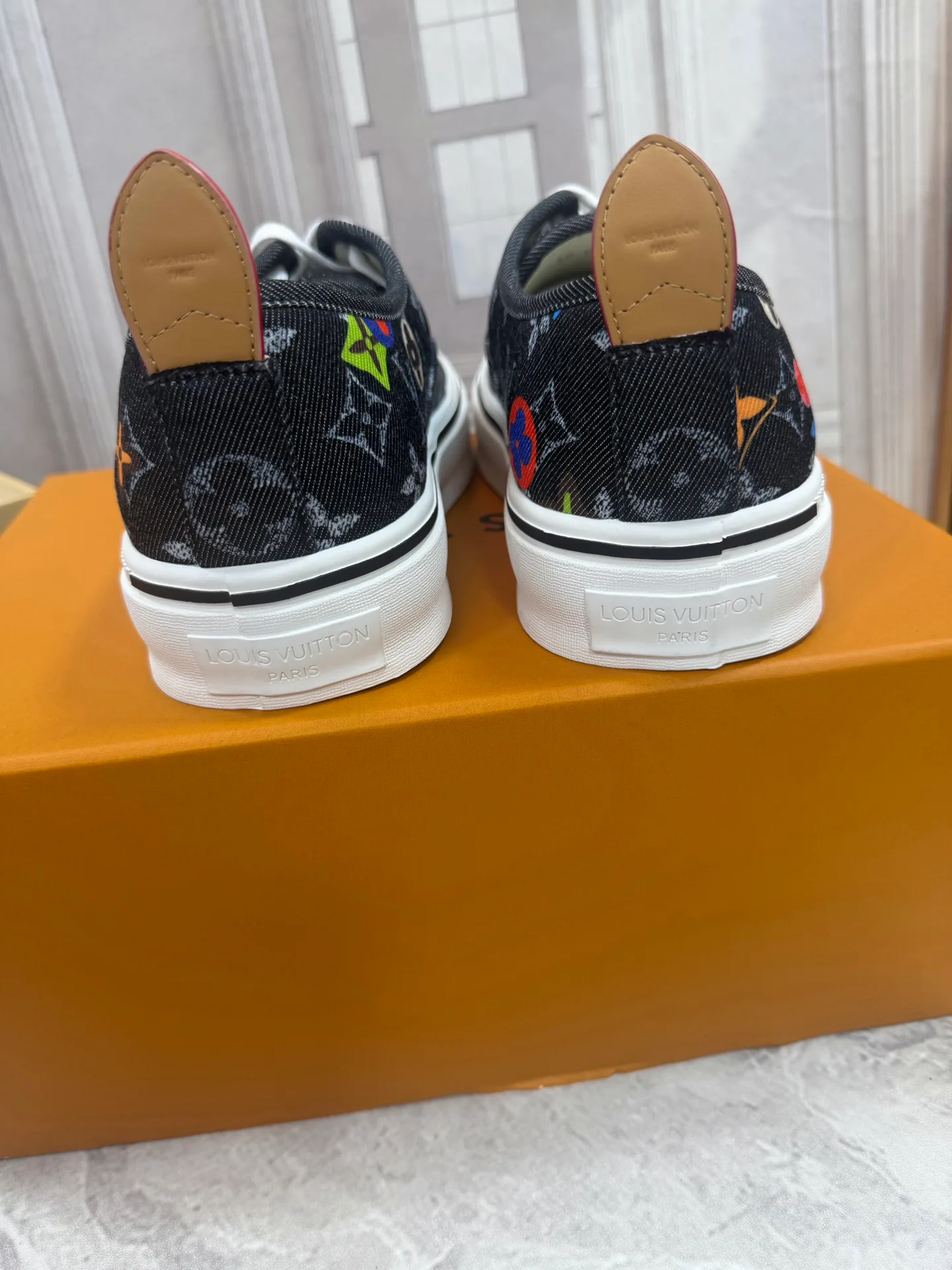 Кроссовки Мужские Louis Vuitton 18190068