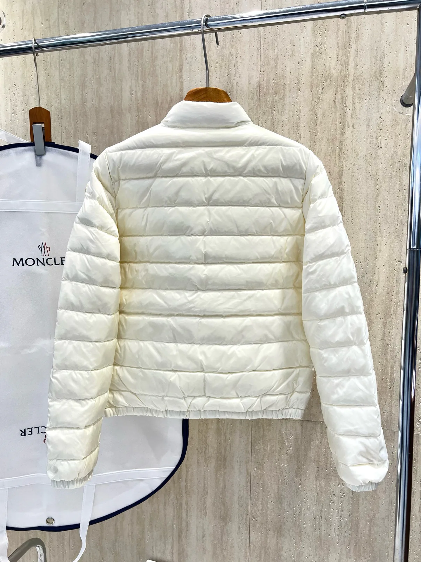 Куртки И Пуховики Женские Moncler 18212697