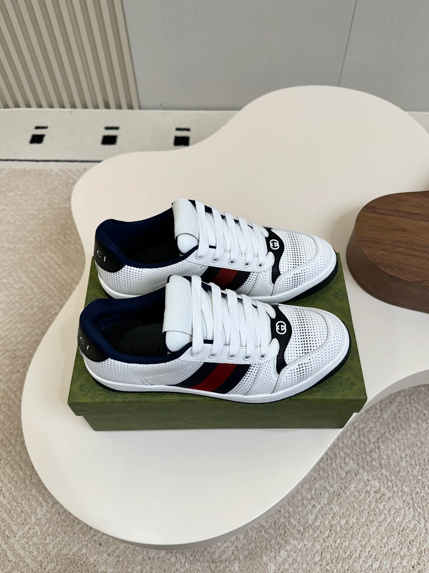 Кроссовки Женские Gucci 17451095