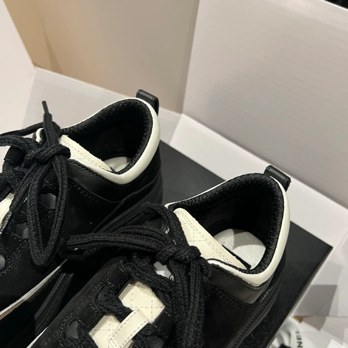 Кроссовки Женские Chanel 1098015