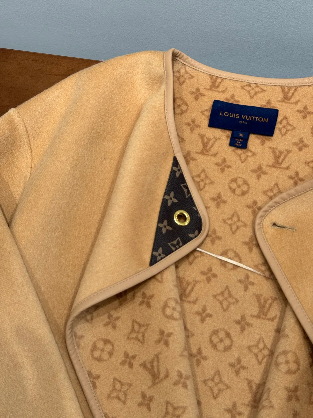 Пальто Женские Louis Vuitton 19779157