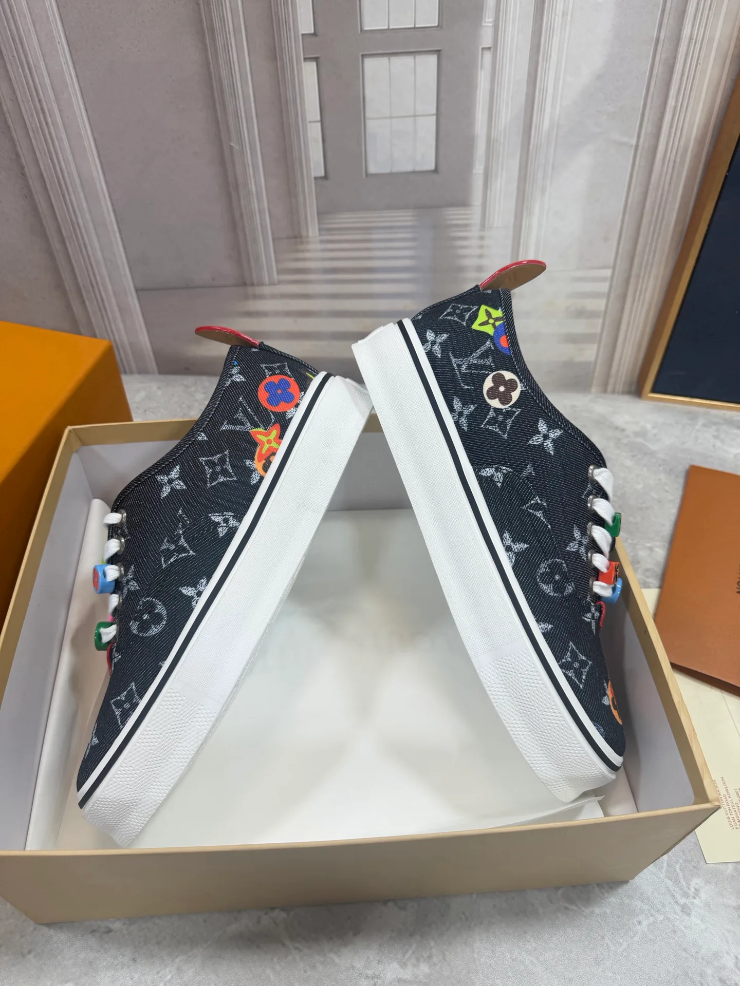 Кроссовки Мужские Louis Vuitton 18190068