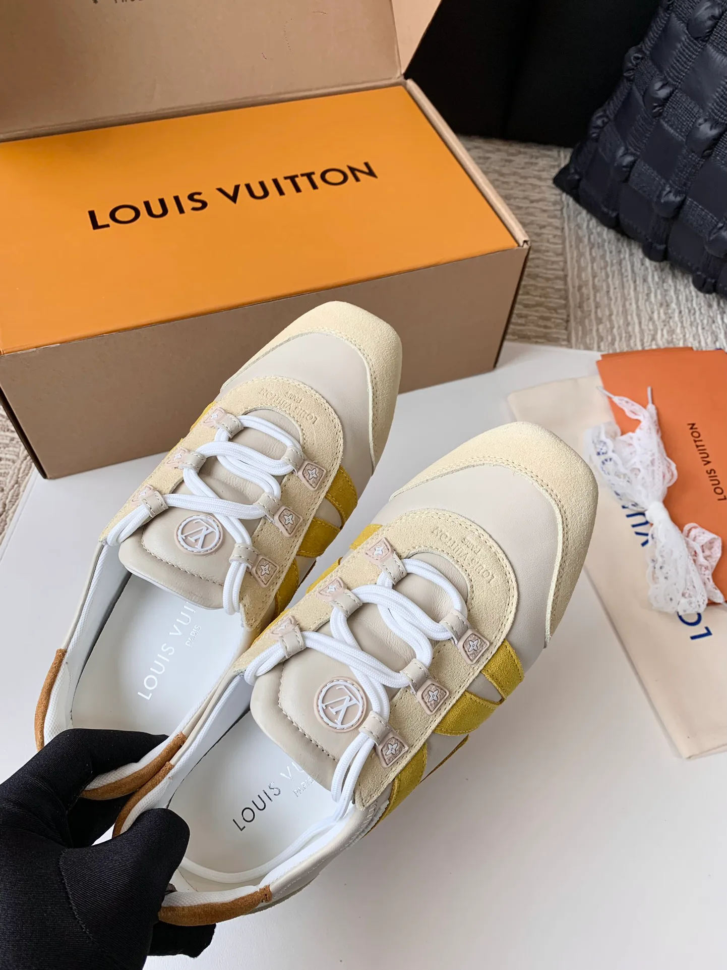 Кроссовки Женские Louis Vuitton 17753812