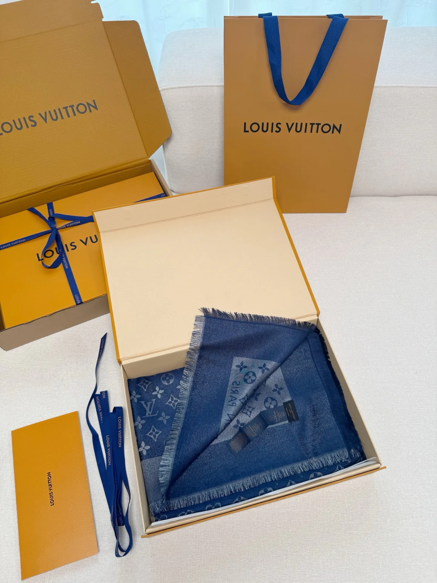 Шарфы Louis Vuitton 437764