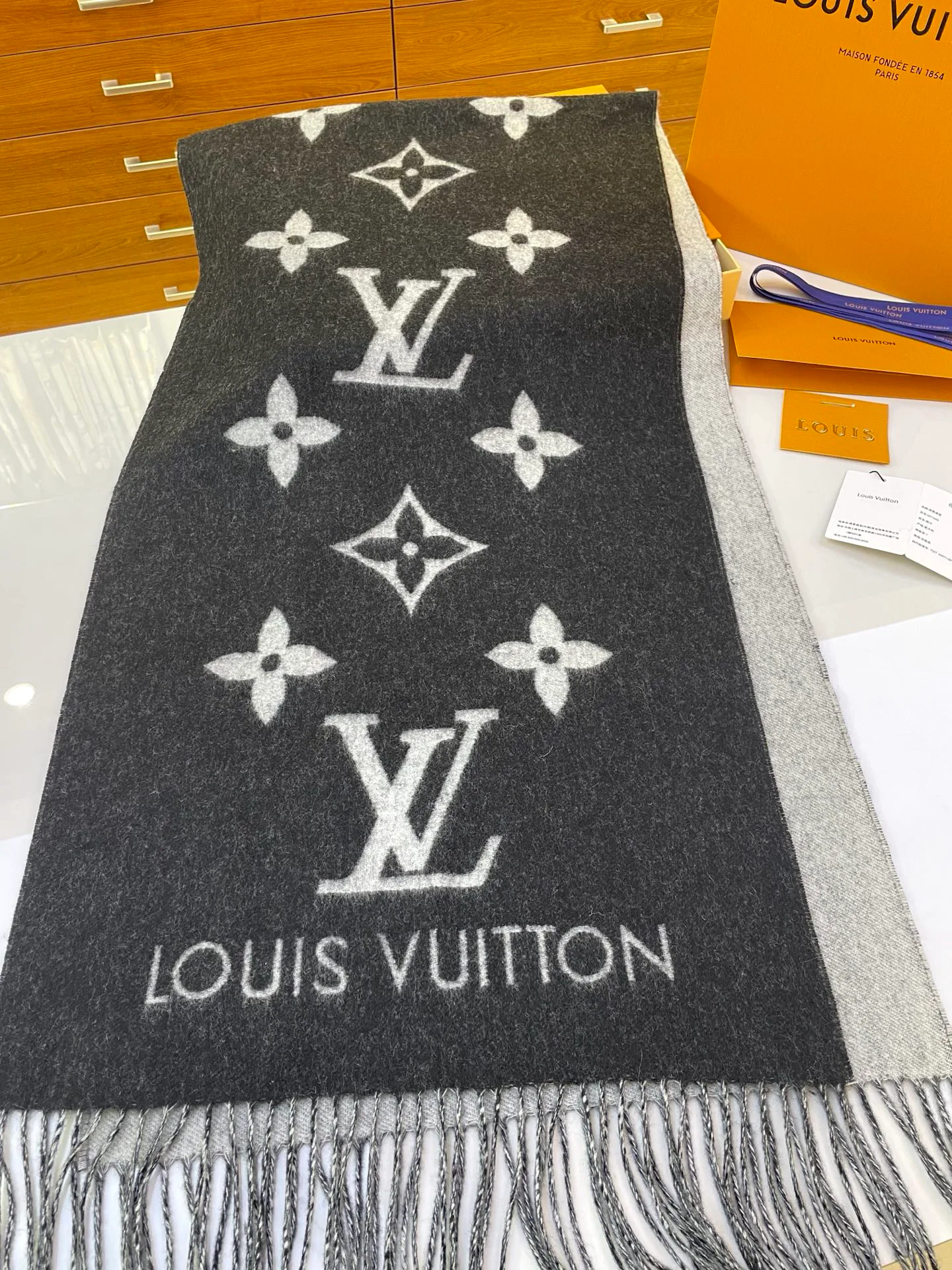 Шарфы Louis Vuitton 266408
