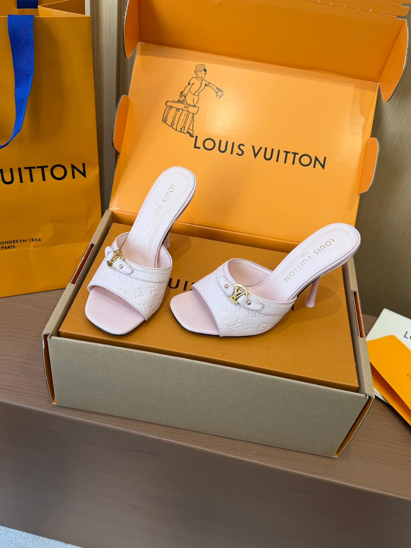 Босоножки Женские Louis Vuitton 796124