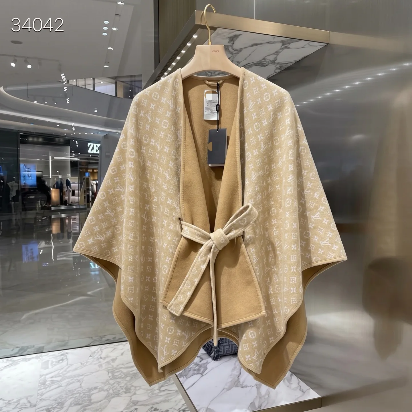 Пальто Женские Louis Vuitton 18262606