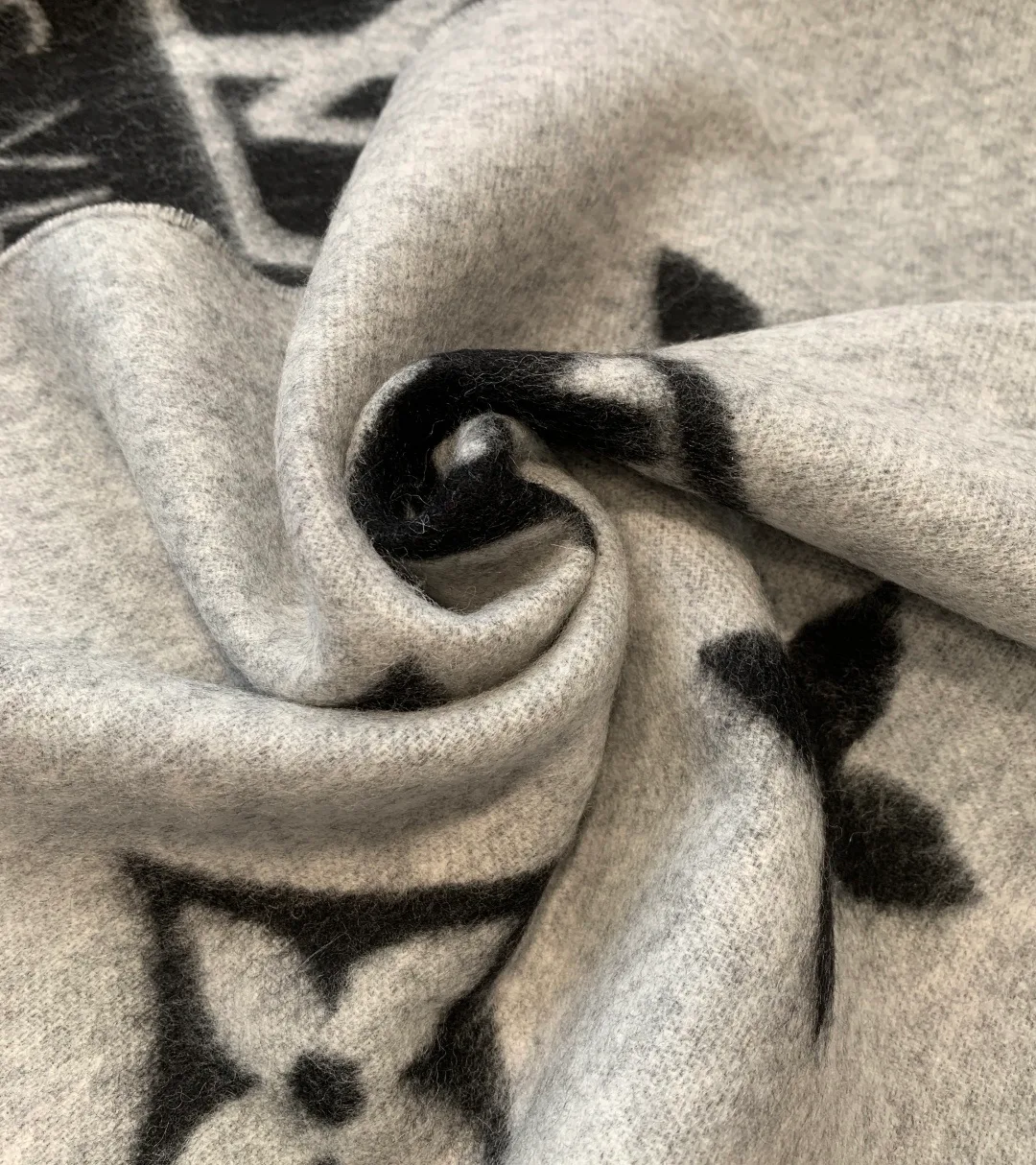 Шарфы Louis Vuitton 1525049