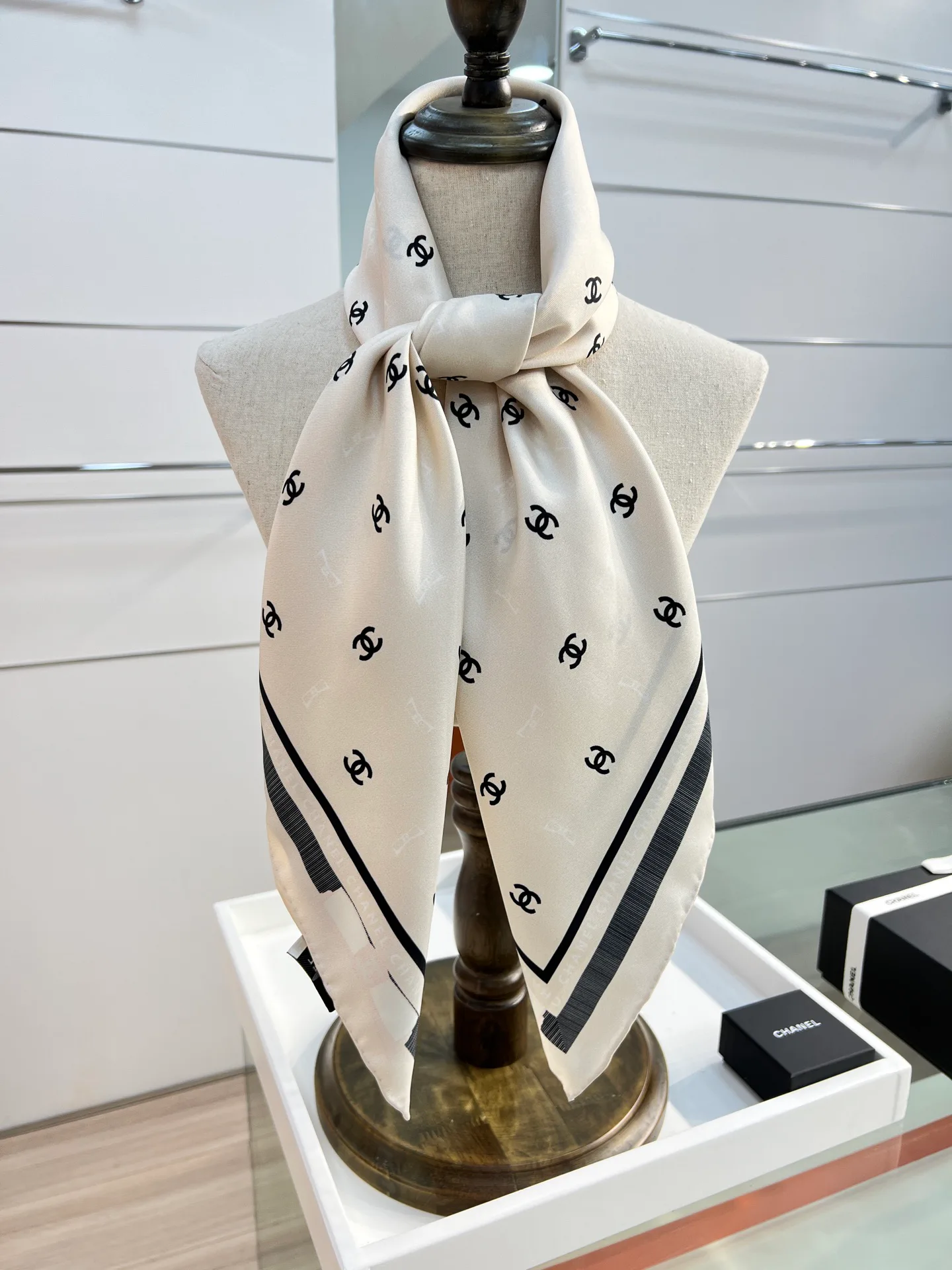 Платки Chanel 11445288