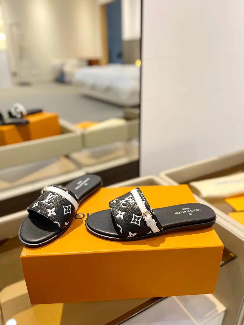 Сандалии Женские Louis Vuitton 9623574