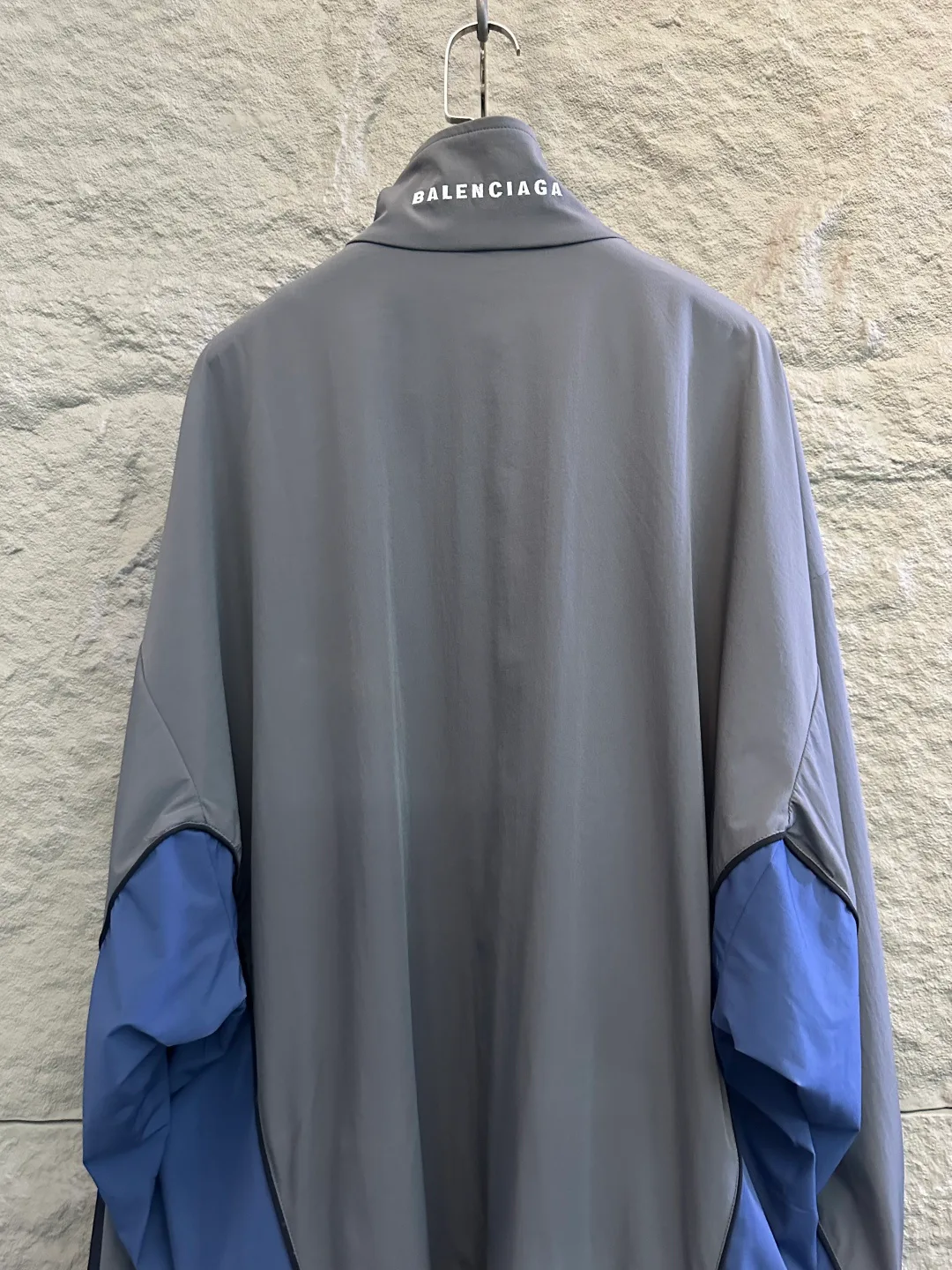 Куртки И Пуховики Женские Balenciaga 11593664