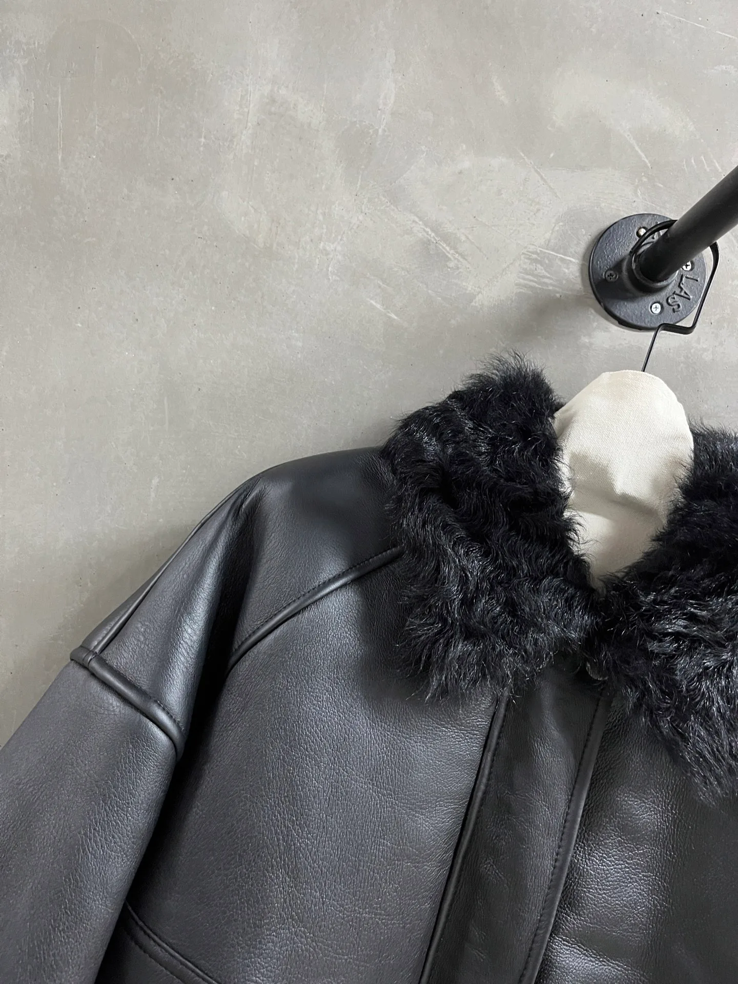 Кожаные Куртки И Дублёнки Женские Saint Laurent 784915