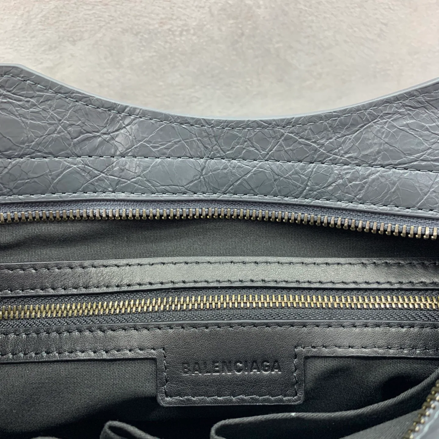 Классические Сумки Женские Balenciaga 18136151