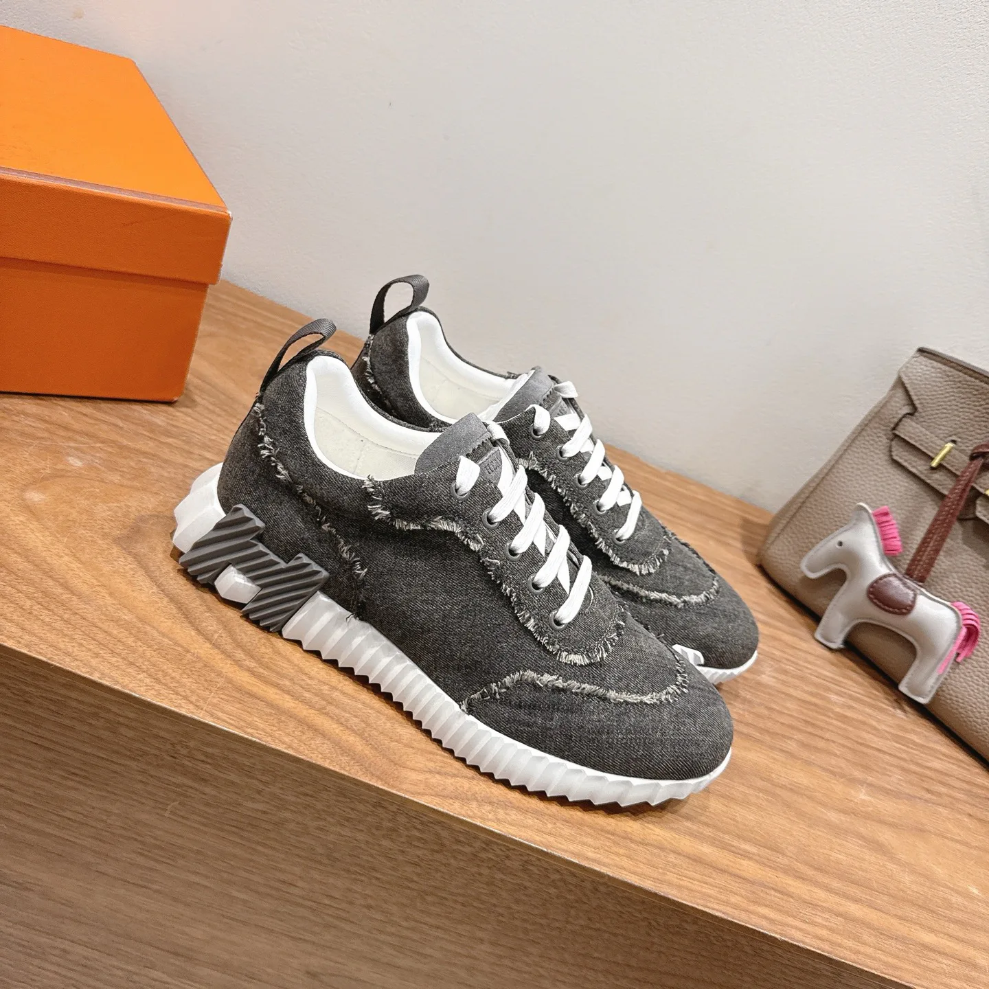 Кроссовки Женские Hermes 4214624