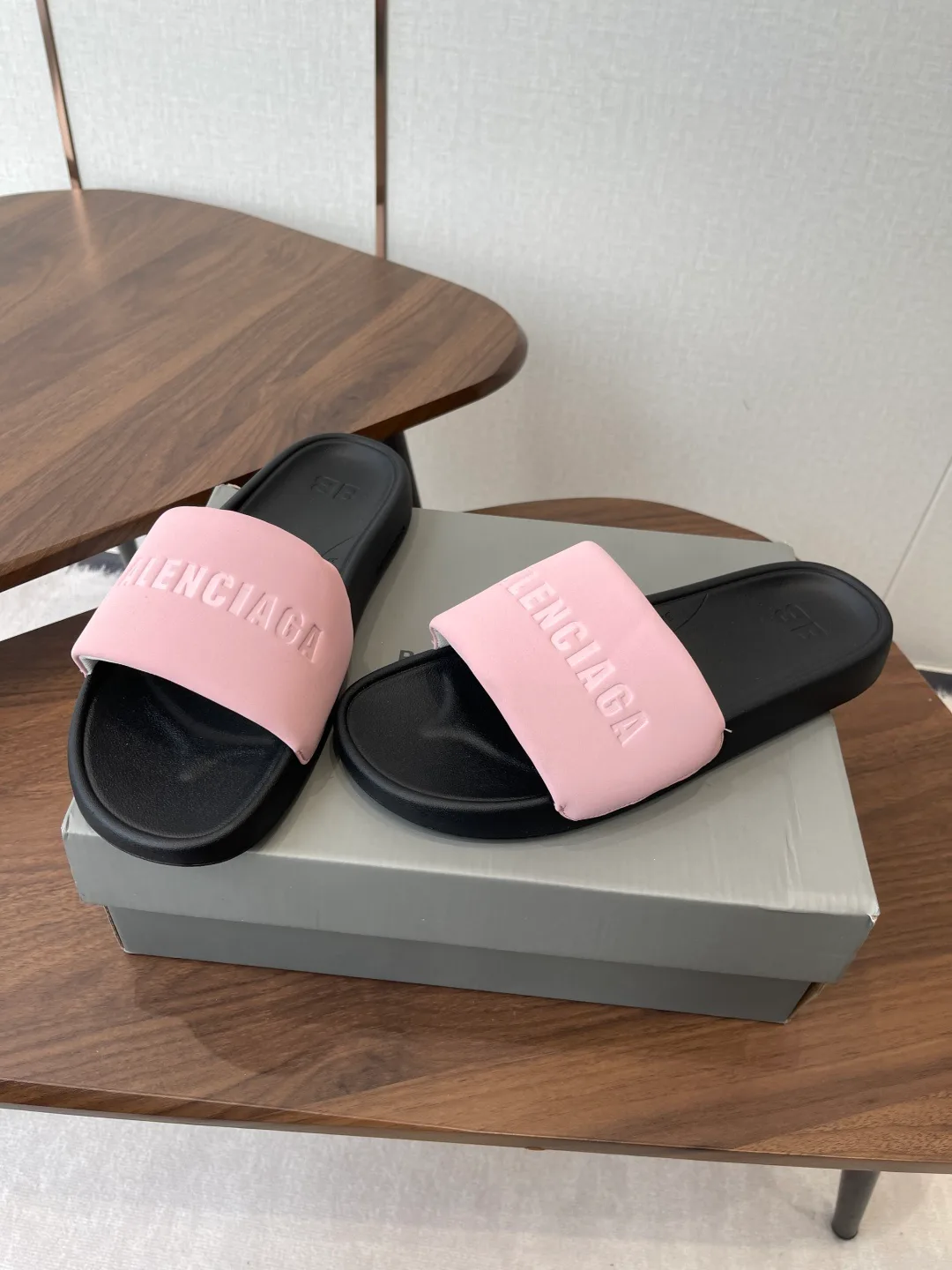 Шлепанцы Женские Balenciaga 11304171