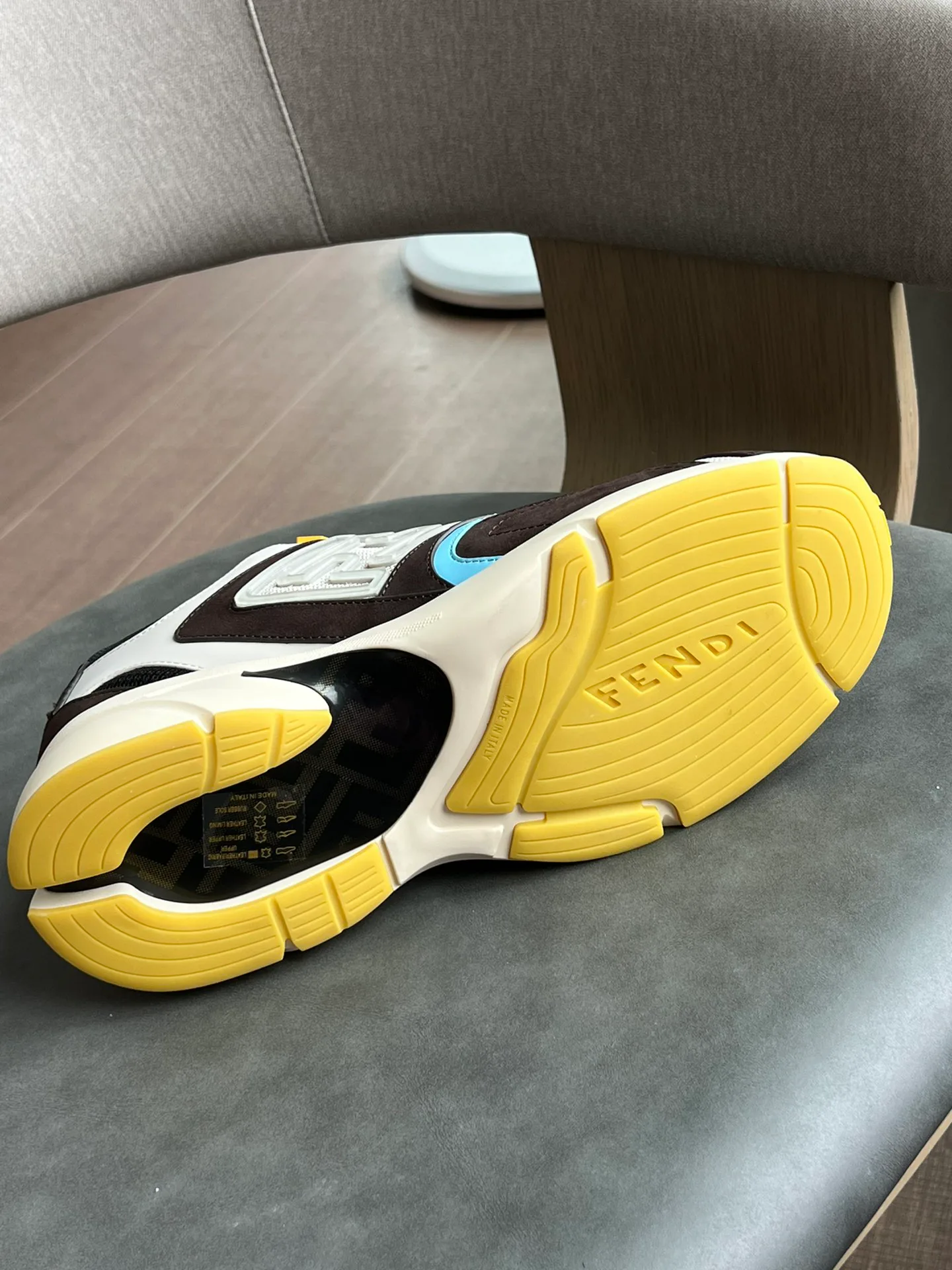 Кроссовки Женские Fendi 353525