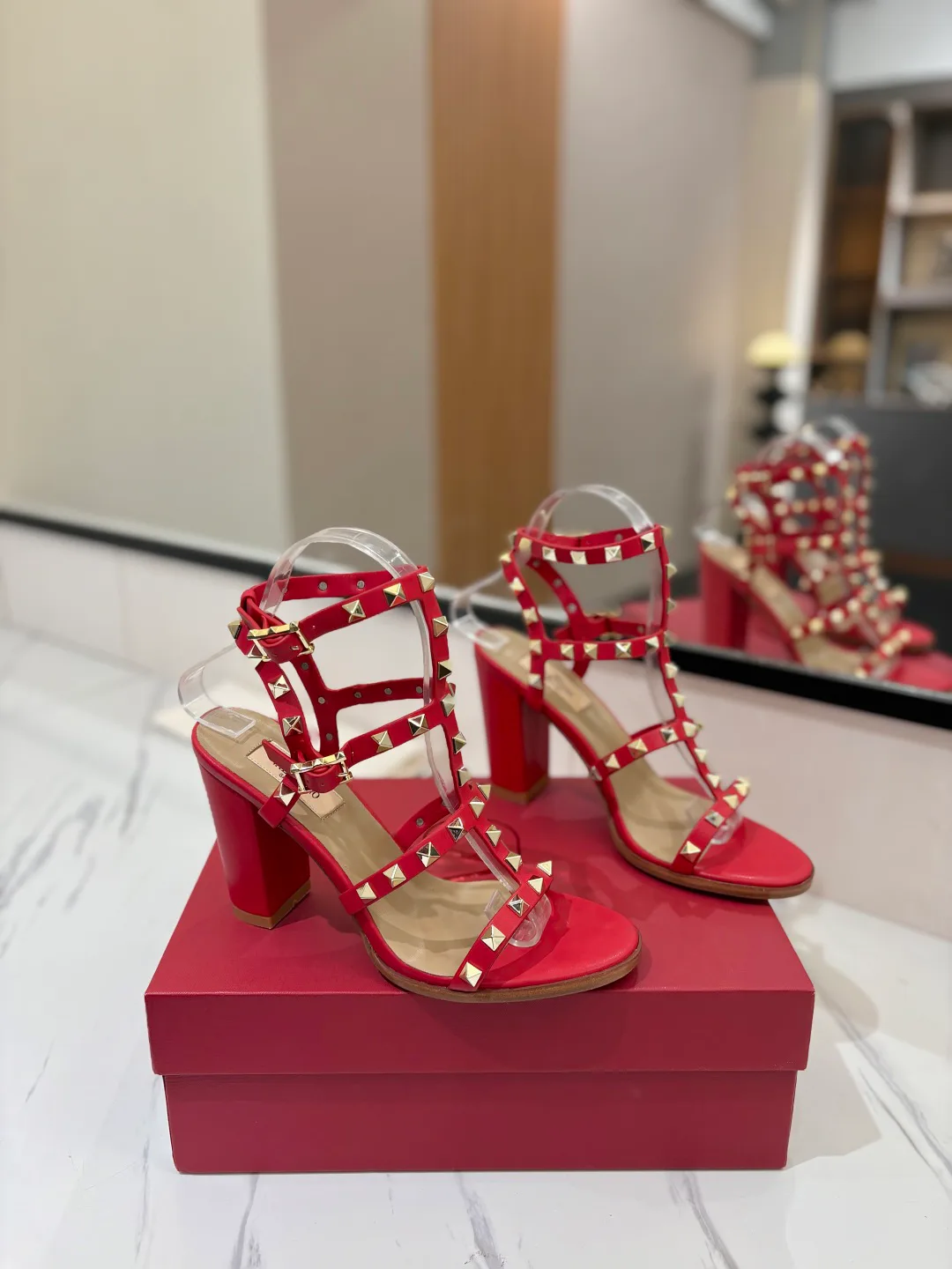 Босоножки Женские Valentino 11683080