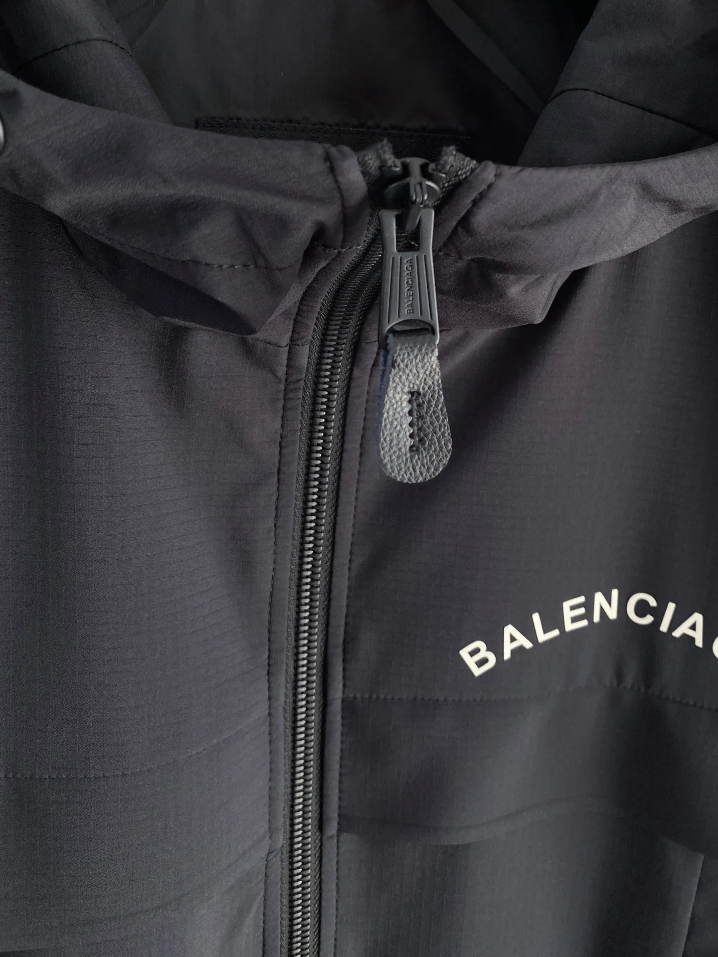 Куртки И Пуховики Мужские Balenciaga 10271823