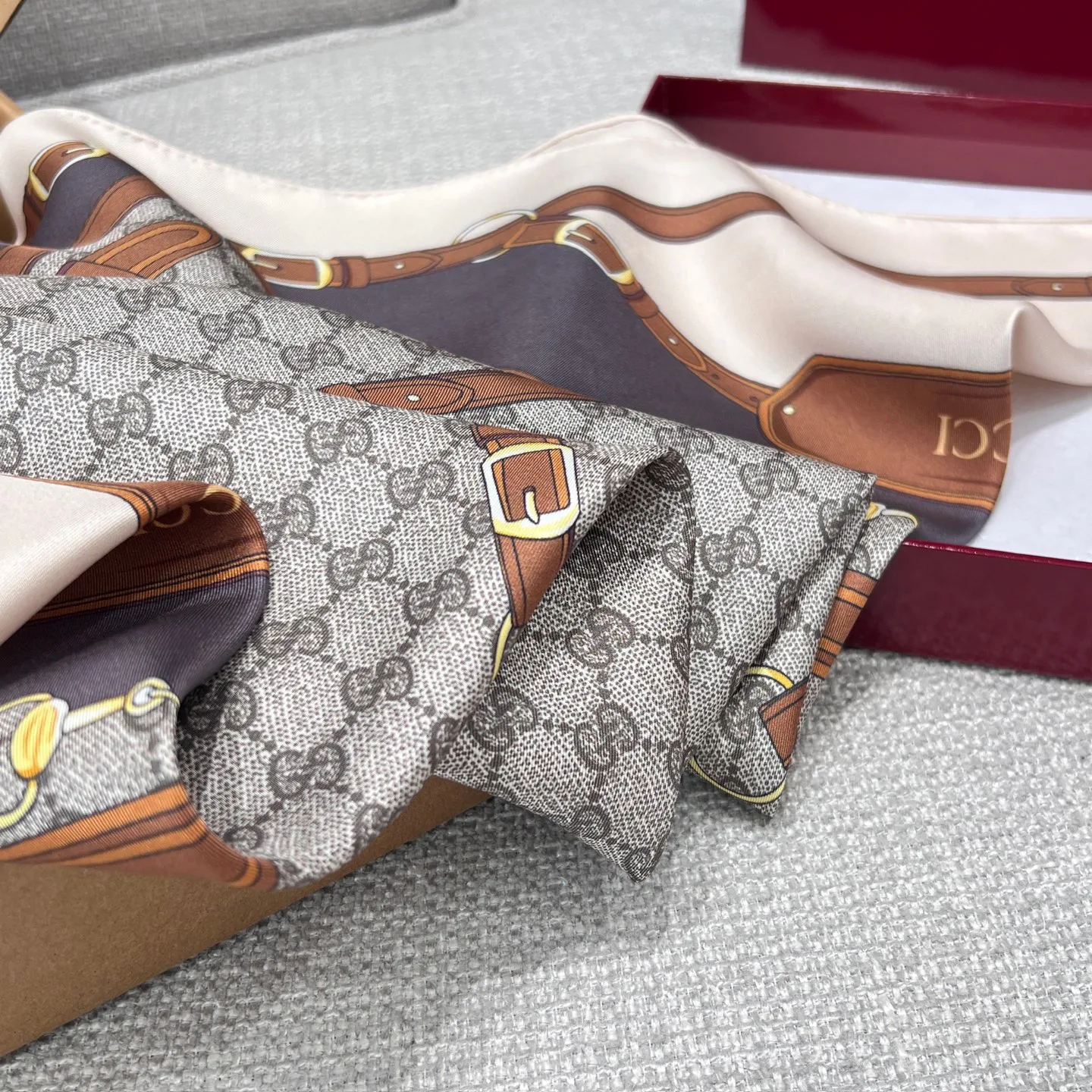 Шарфы Gucci 11503715