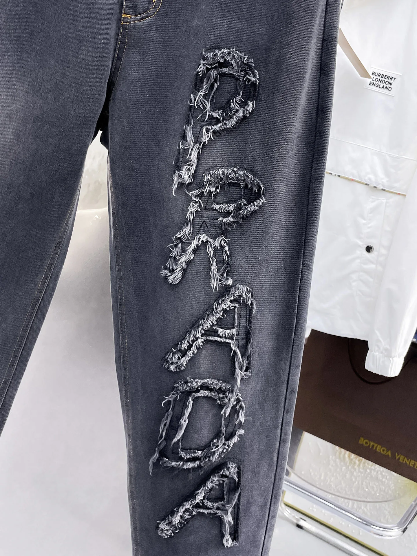 Джинсы Женские Prada 6060174