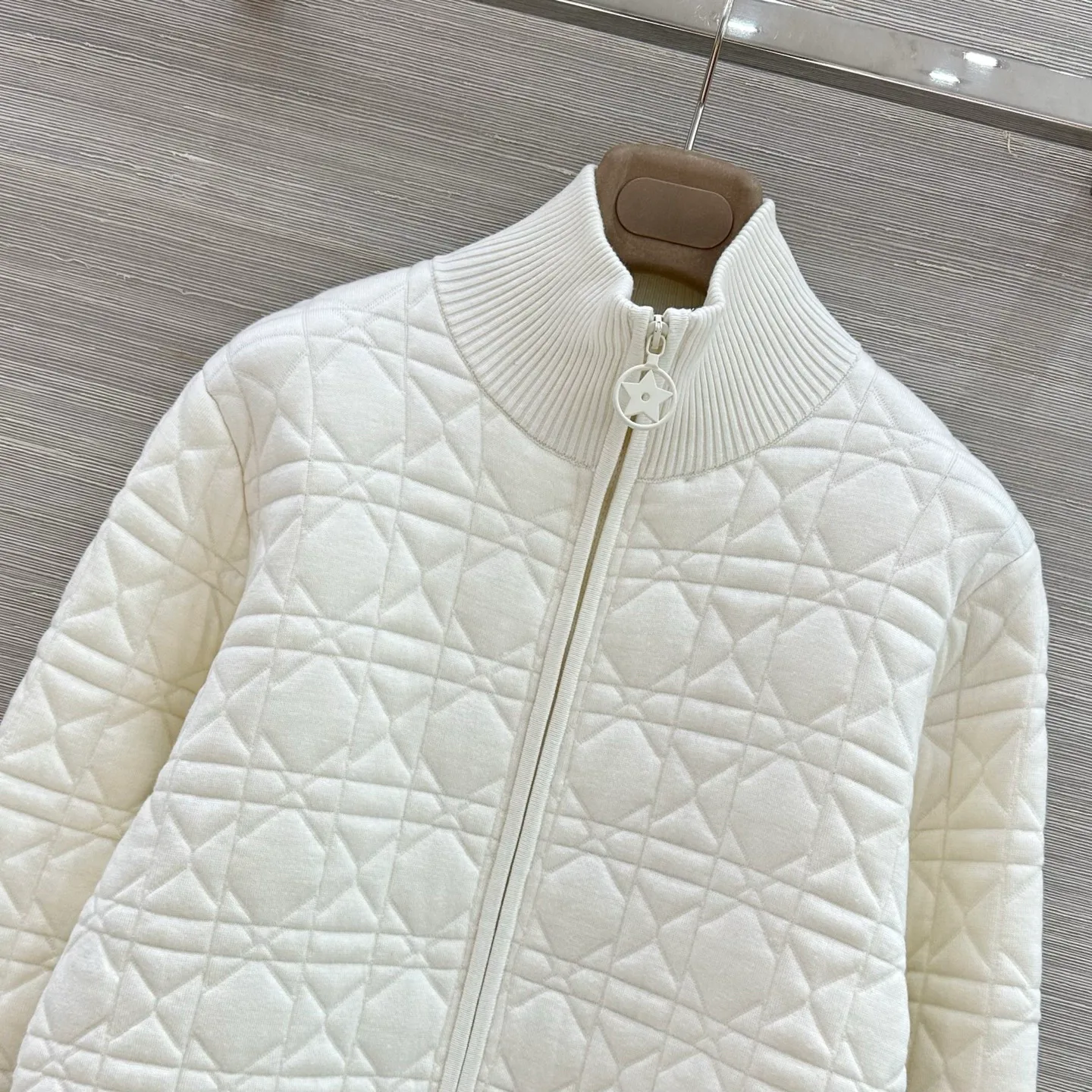 Куртки И Пуховики Женские Christian Dior 18175858