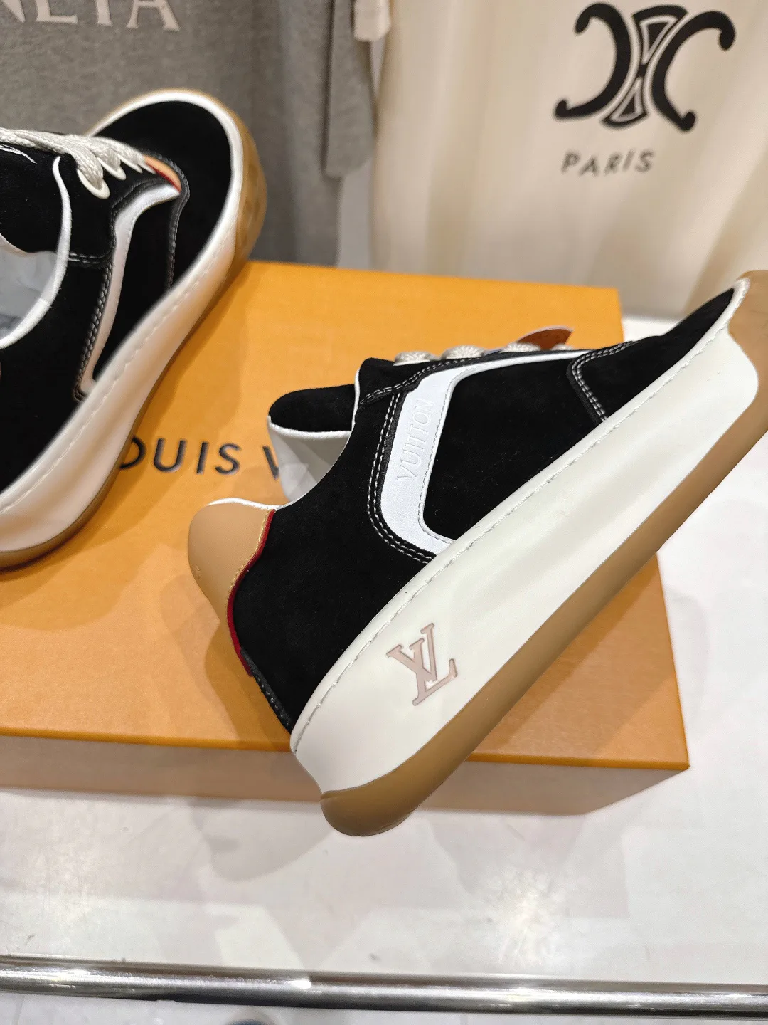 Кроссовки Женские Louis Vuitton 5020377