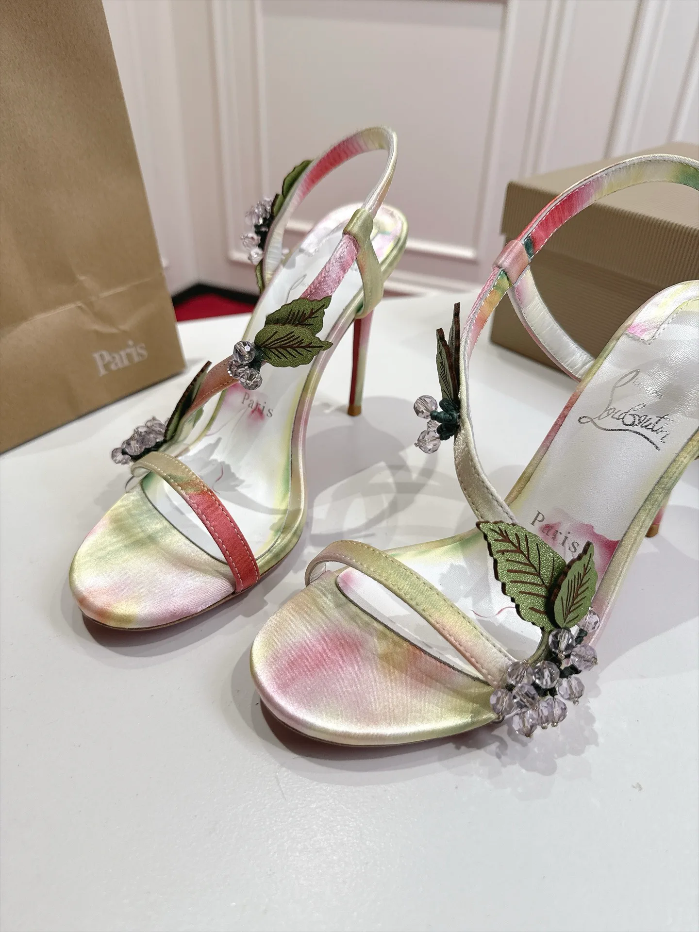 Босоножки Женские Christian Louboutin 19811622